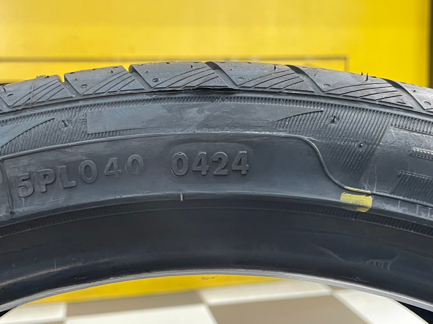 ยางใหม่ ATLAS UHP 245/40R20 ยางใหม่ปี2024