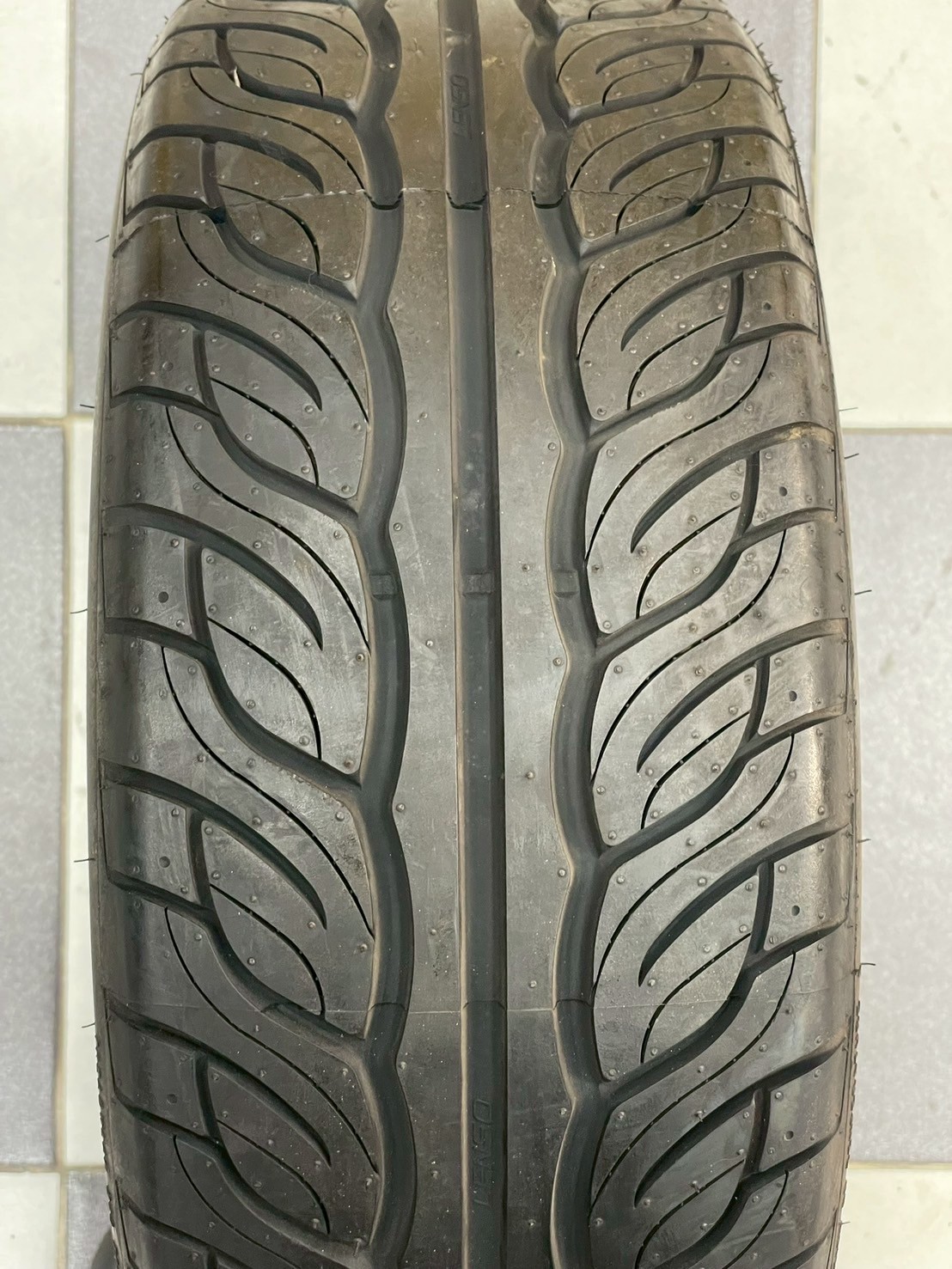 ยางใหม่ปีเก่า LENSO D-ONE 195/50R15 ยางสปอร์ต สมรรถนะสูง คุณภาพดี ยางปี22 (มี1เส้น)