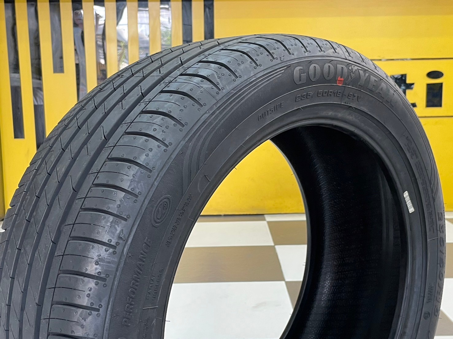 ยางใหม่ 235/50R18 #Goodyear EfficientGrip Performance SUV ยางใหม่ปี2024