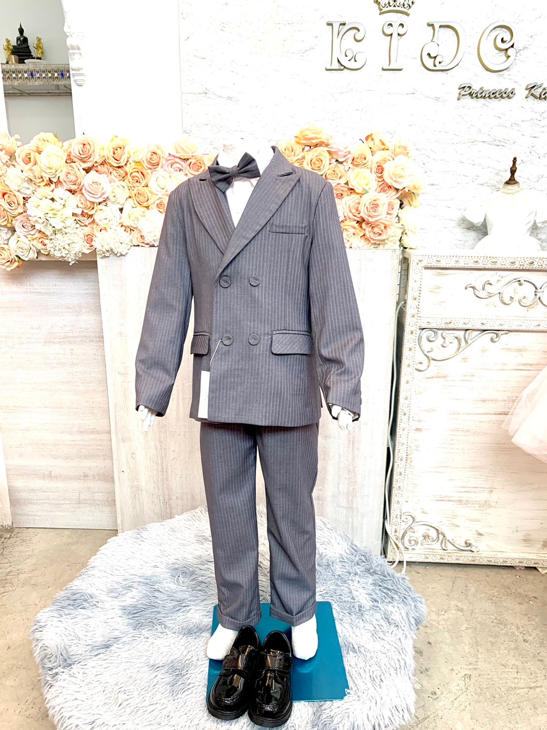 สูทเด็กผู้ชาย(หน้าร้านอยู่รัชดา ลองได้ถ่ายรูปจากชุดจริง)S142เซ็ตสูท5ชิ้นสีเทา เสื้อสูท กั๊ก เสื้อเชิ๊ต หูกระต่าย กางเกงขายาว