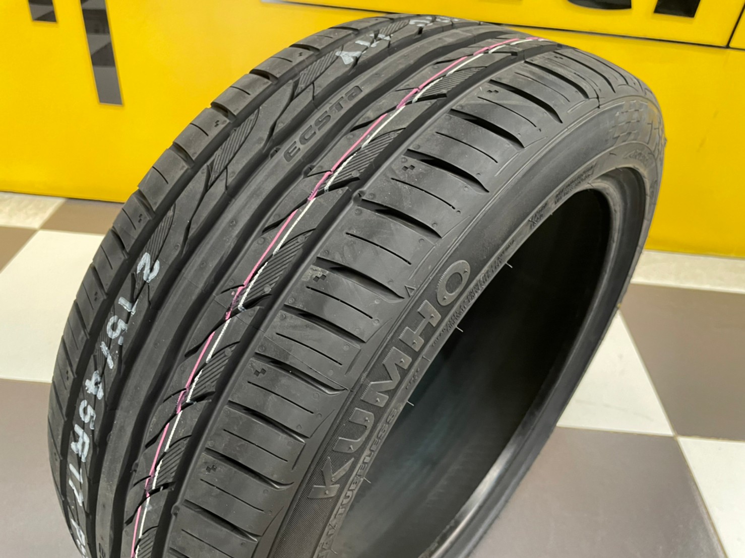 KUMHO PS31 215/45R17 ยางใหม่ปี2023 (4เส้น)