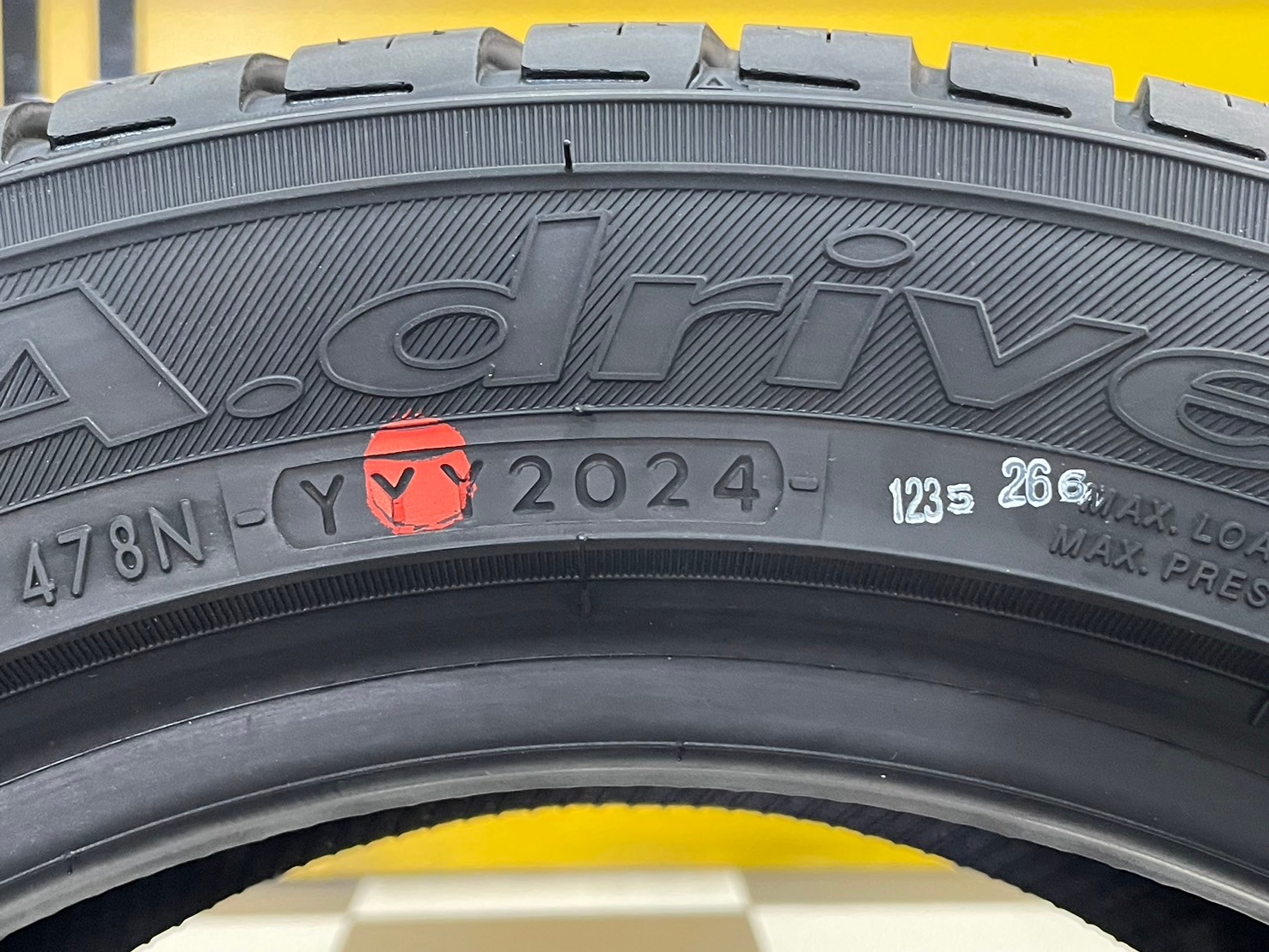 ยางใหม่โยโกฮาม่า YOKOHAMA A.Drive AA01 195/55R15 ยางใหม่ปี2024