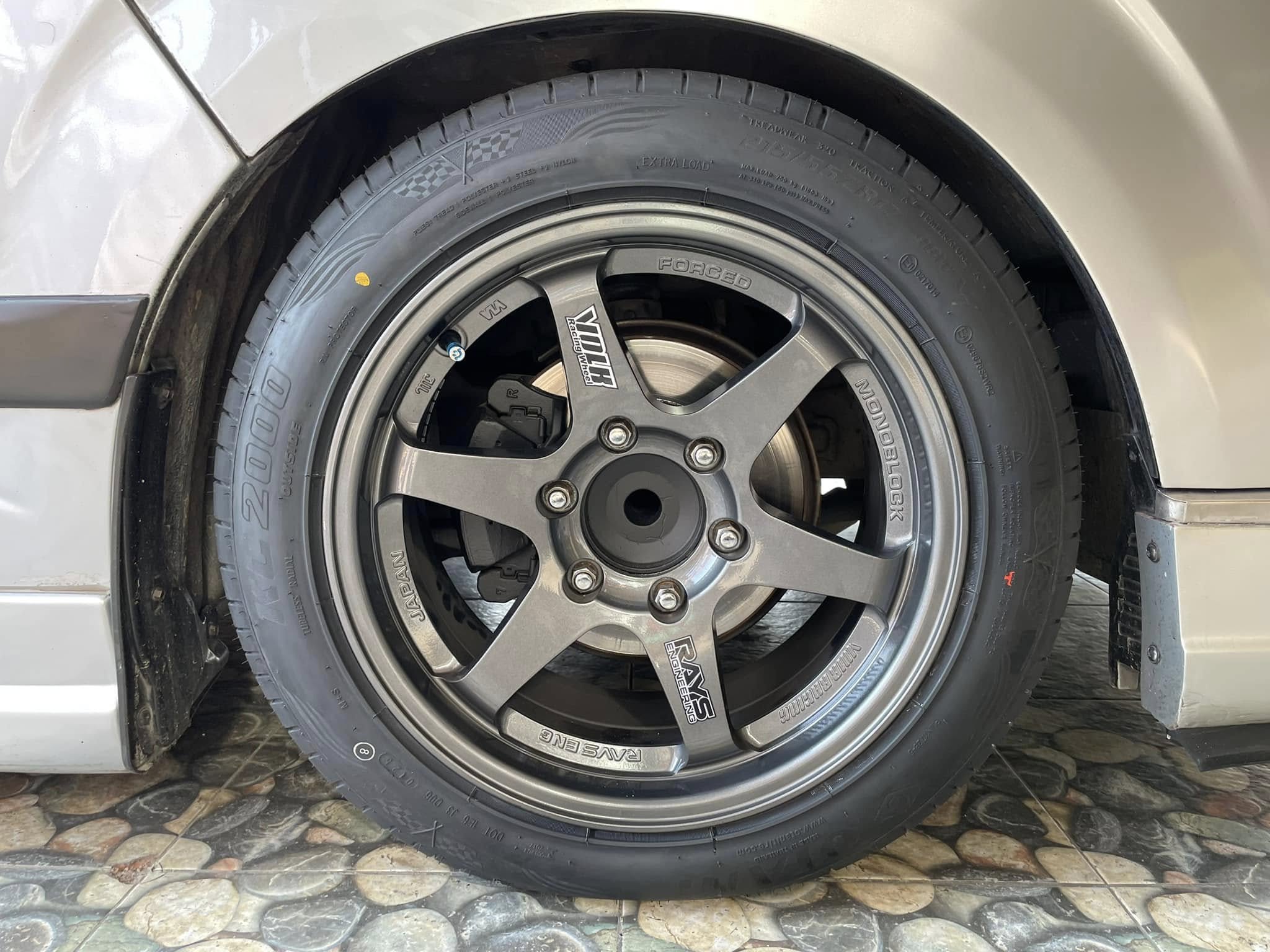 🚘 #TOYOTA_COMMUTER #OTANI #KC2000 215/55R17