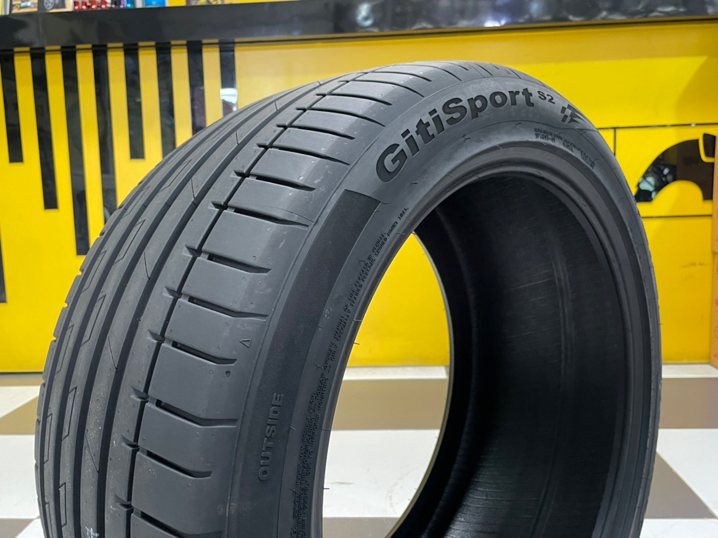 GITI SportS2 275/40R19 ยางใหม่ปี2022 ราคาโปรโมชั่นพิเศษ พร้อมติดตั้งฟรี