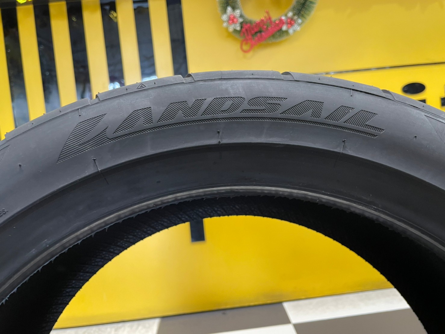 ยางสปอร์ตลายซิ่ง คุณภาพดี Lansail RS009 215/45R17ยางใหม่ปี2023