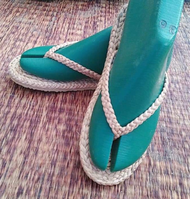 BSS410W : รองเท้าสานผักตบชวา ราคาส่ง 1โหล 12 คู่