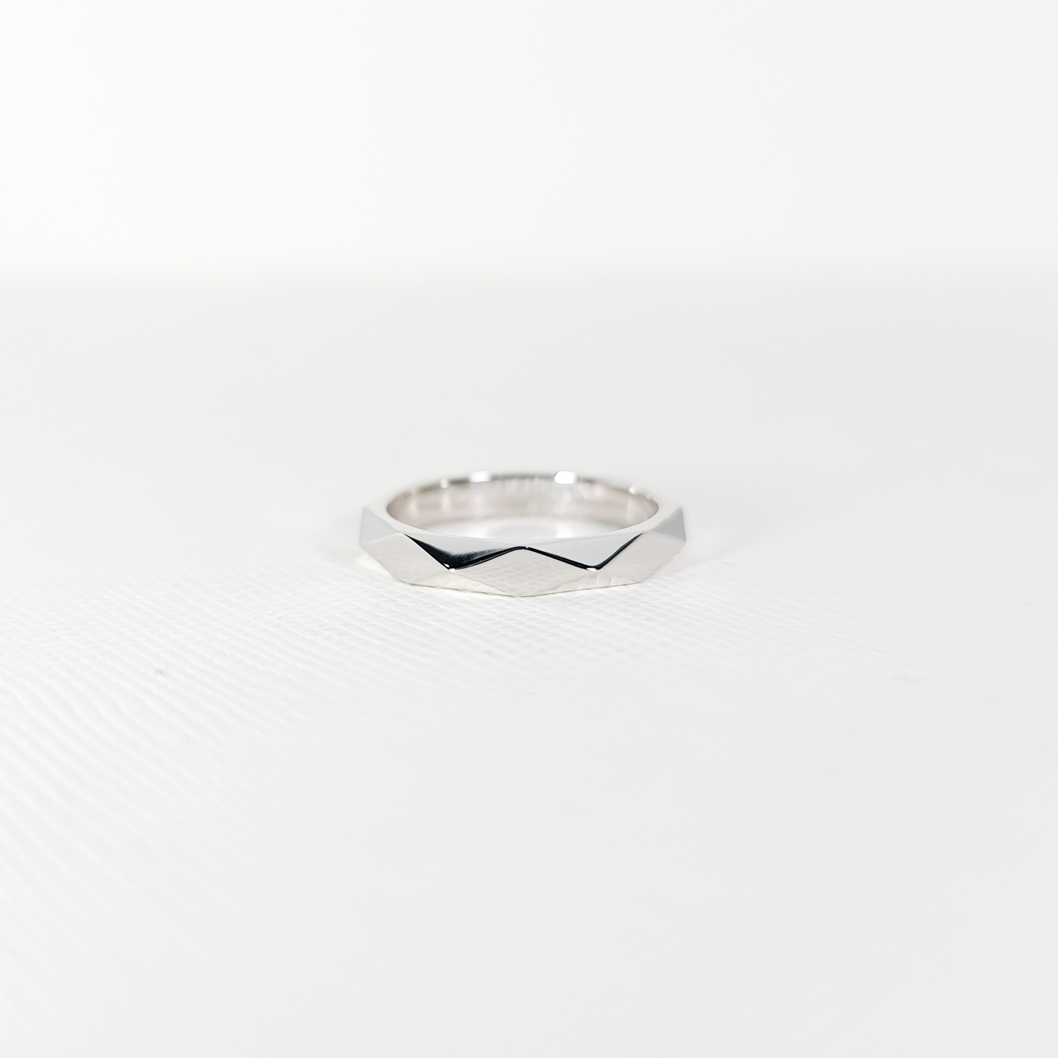 แหวน Boucheron Facette Band Platinum950 ไซส์ 47# (Used)