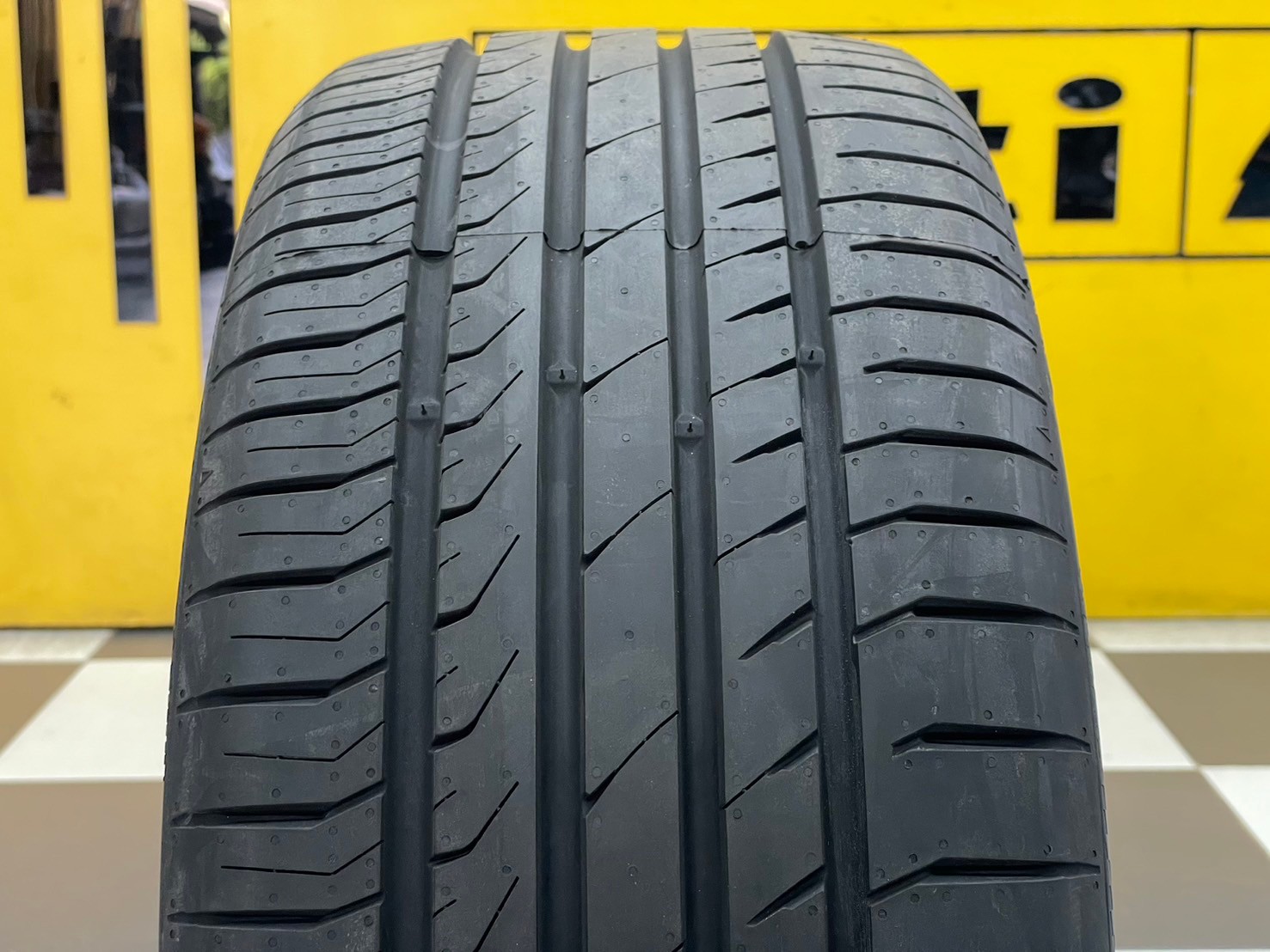 ยางGiti Control G288 245/40R20 ยางใหม่ปี2024