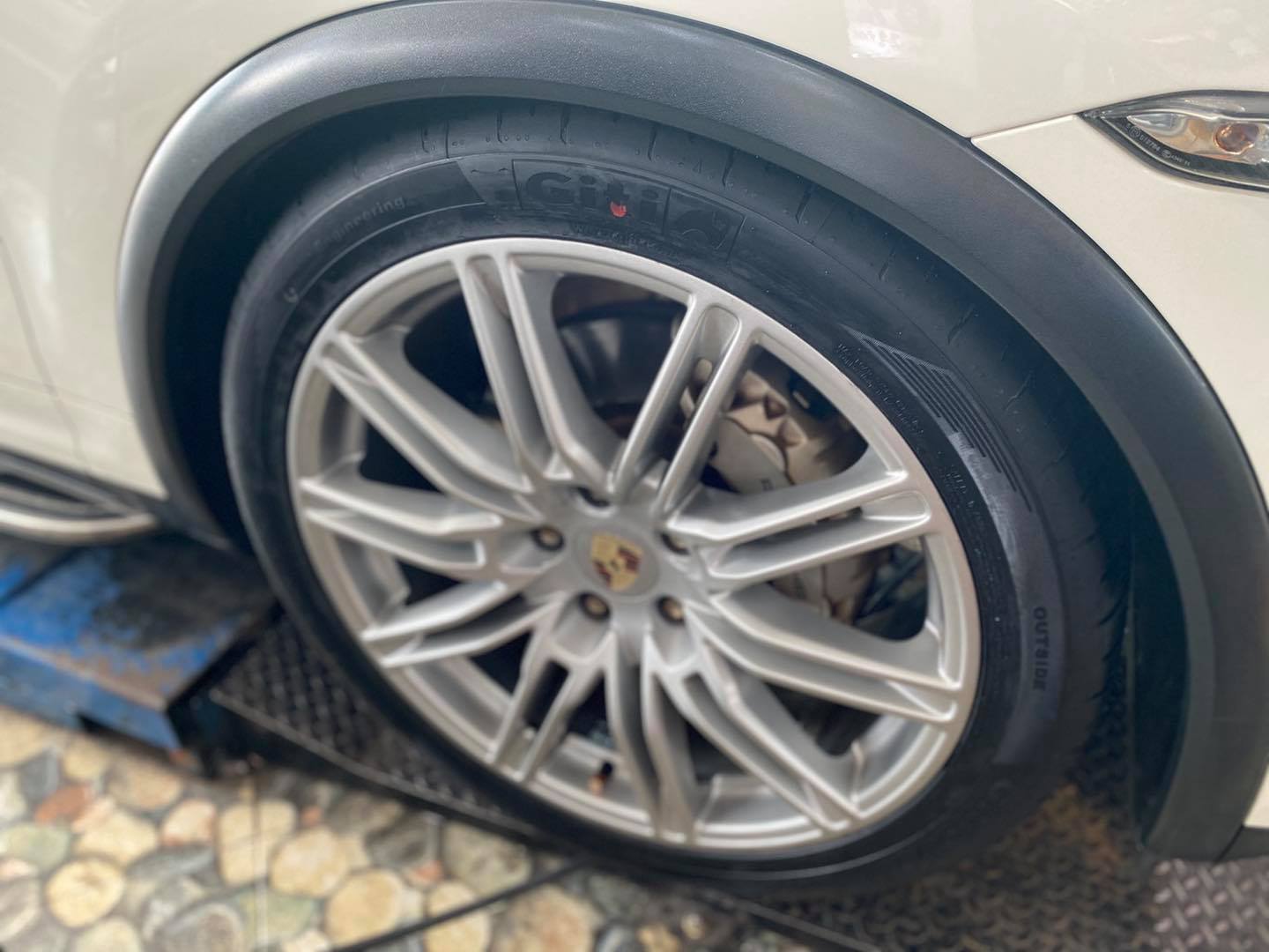 #Porsche #Cayenne #ยางสปอร์ต สมรรถนะสูง #Giti_SportS1 295/35R21