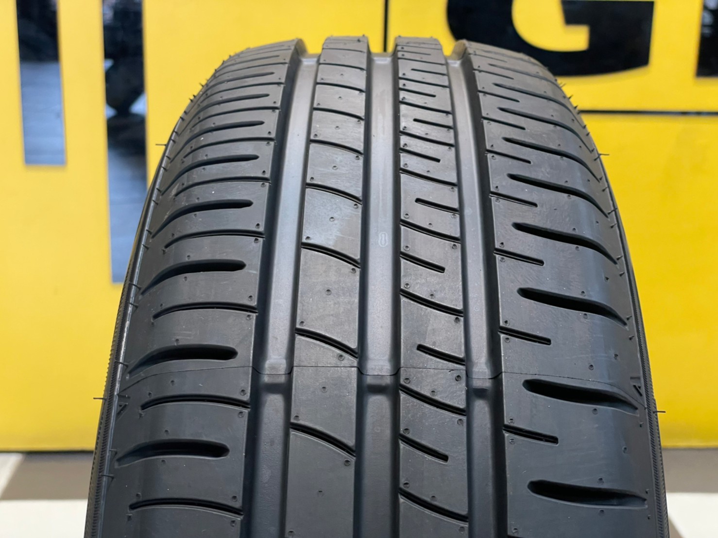 195/60R15 ยางใหม่Dunlop SP Sport Touring R1 ยางใหม่ปี2023