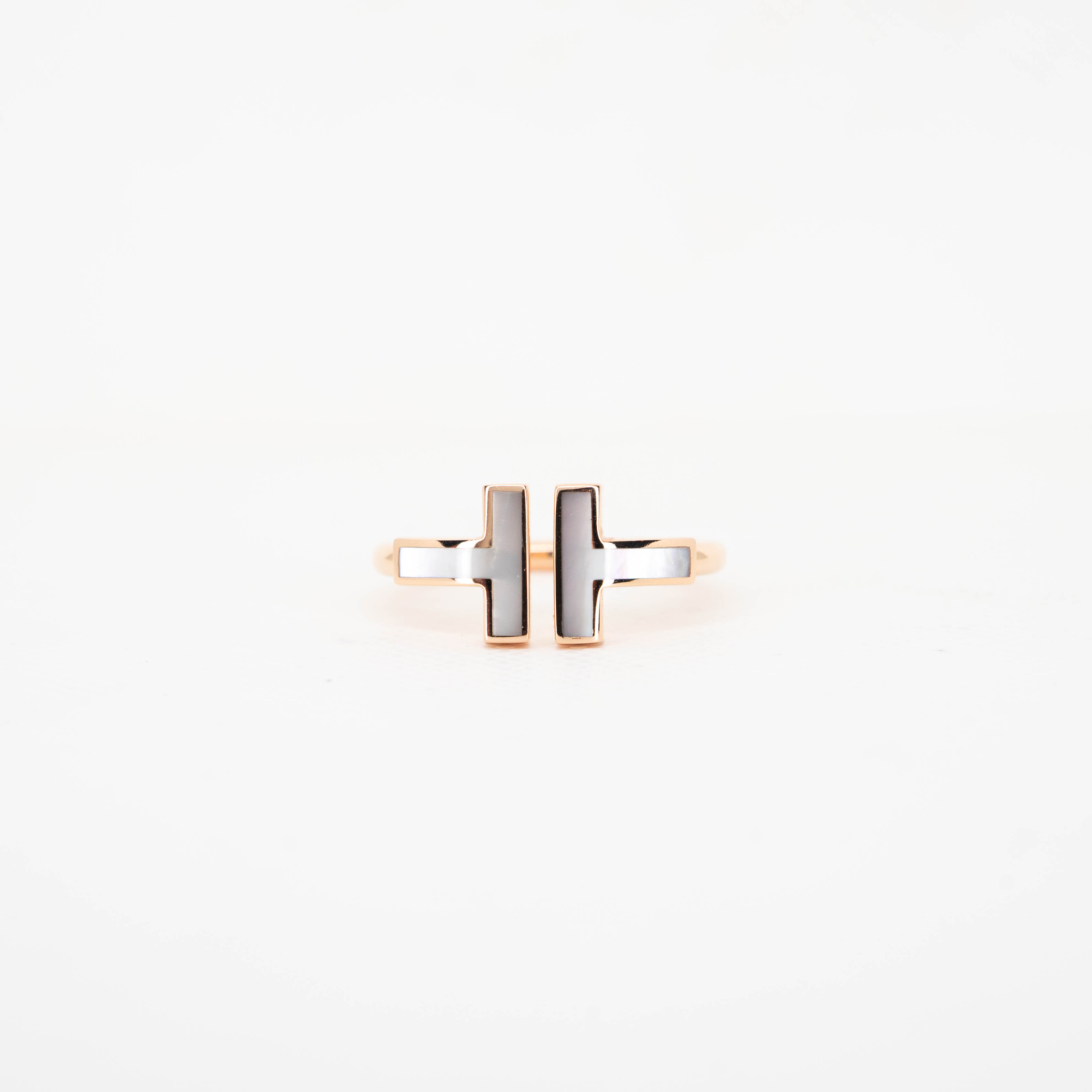แหวน Tiffany & Co. Tiffany T Wire Ring with Mother-of-pearl ทองชมพู18k ไซส์50 (Used) +กล่อง