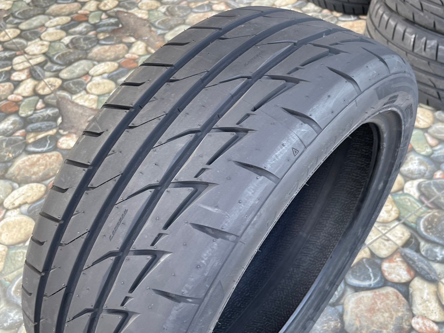 Lansail RS009 215/45R17 ยางใหม่2023