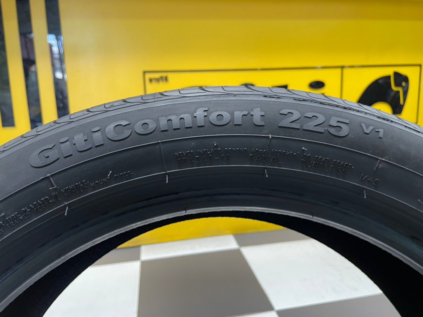 ยางใหม่ GITI Comfort225v1 215/50R18 ยางใหม่ปี2022 ราคาโปรโมชั่นพิเศษ พร้อมติดตั้งฟรี