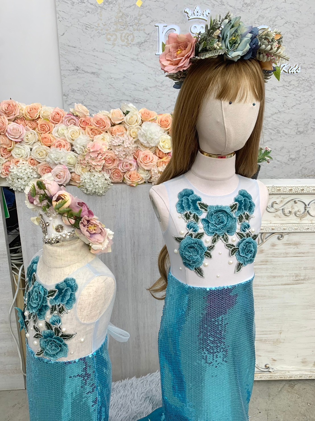 ชุดออกงานเด็ก(หน้าร้านอยู่รัชดา ลองได้ถ่ายรูปจากชุดจริง)W18098สีฟ้าชุดนางเงือกทรงหางปลาปักเลื้อม อกซีทรูติดดอกไม้