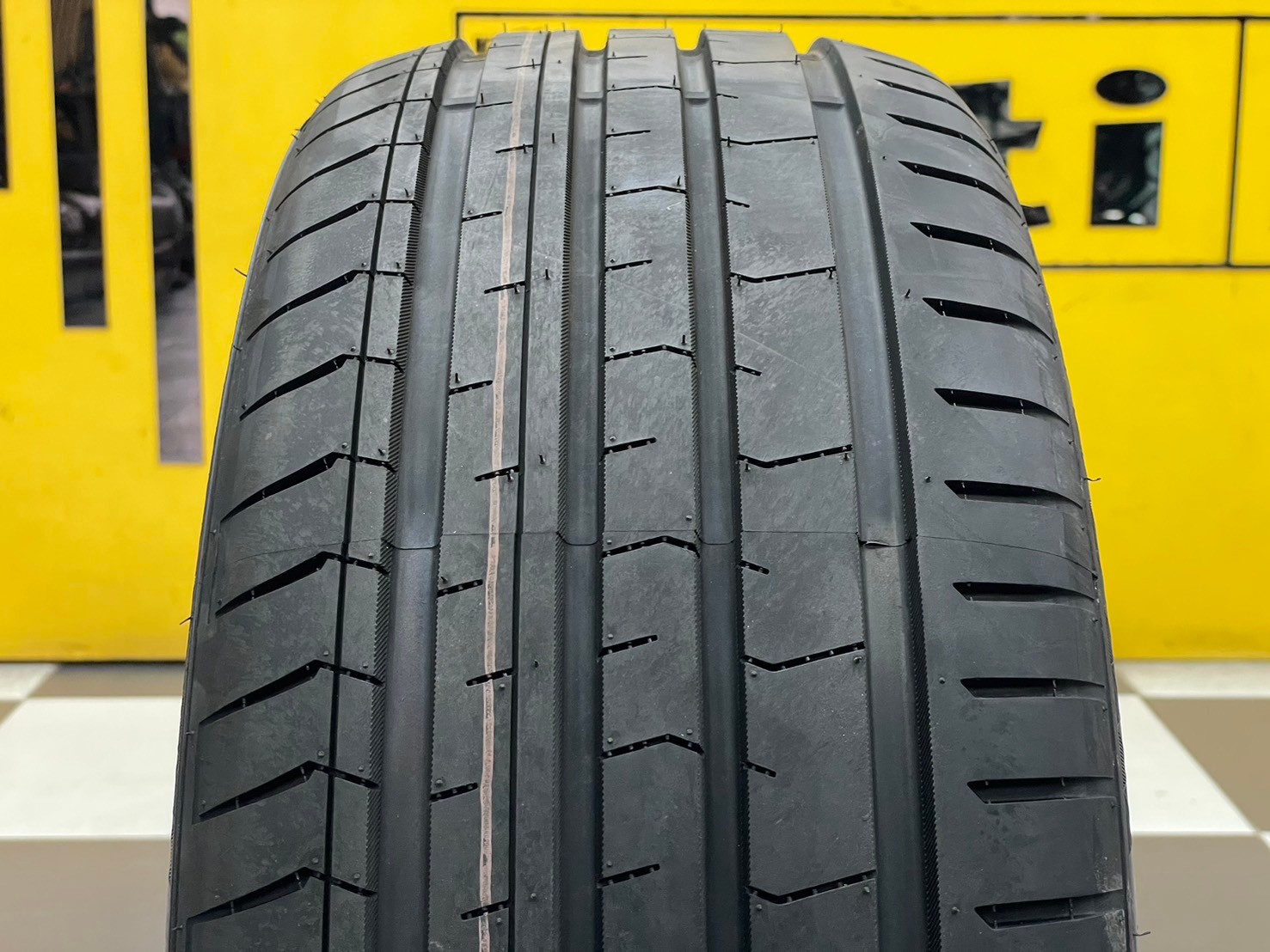 ยางใหม่ คูสโตน KUSTONE PASSION P9 245/45R18 ยางใหม่ปี2023