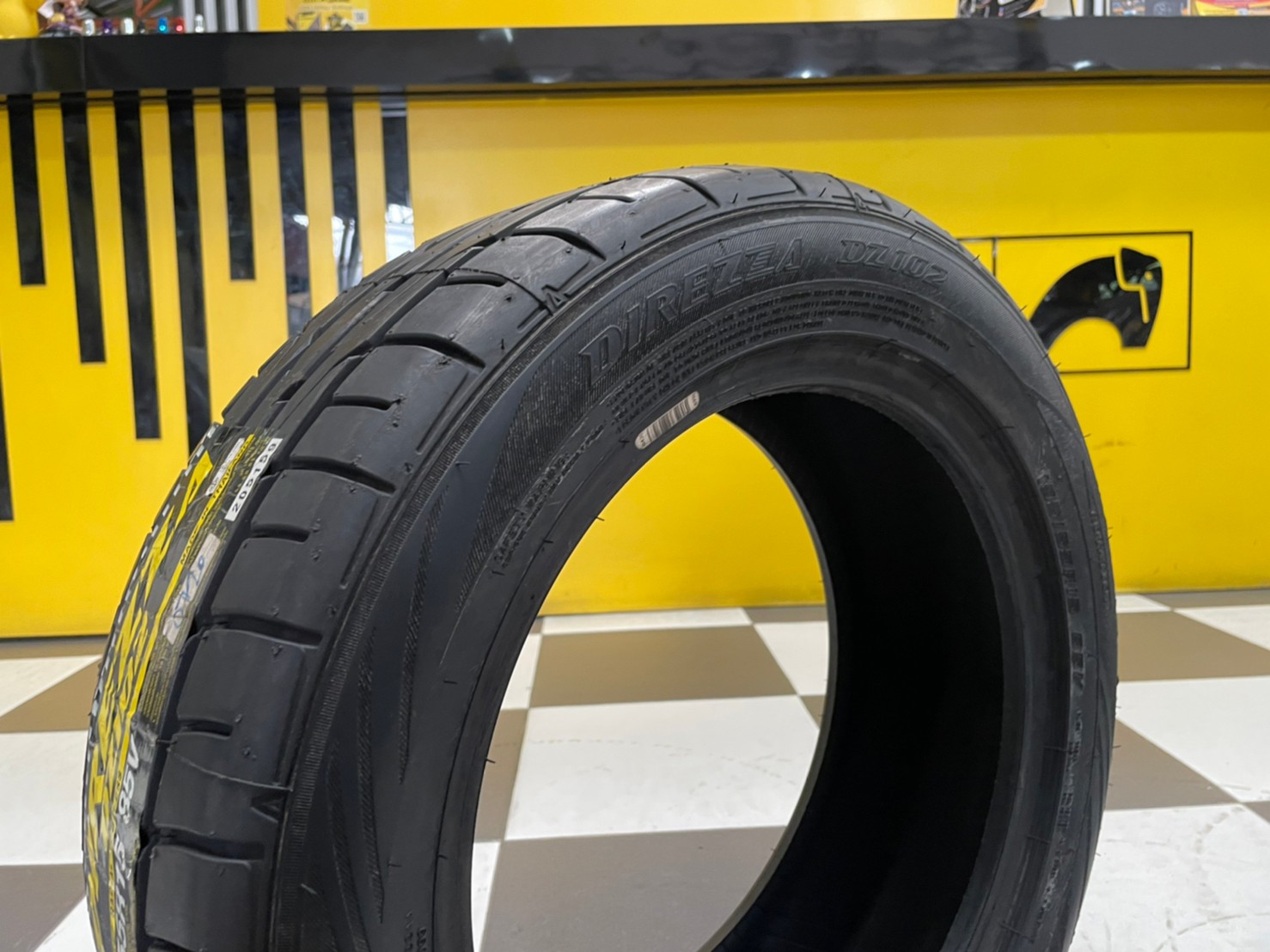 195/55R15 DUNLOP DZ102 ยางใหม่ปี20 ราคาพิเศษ ติดตั้งฟรี จัดส่งฟรี
