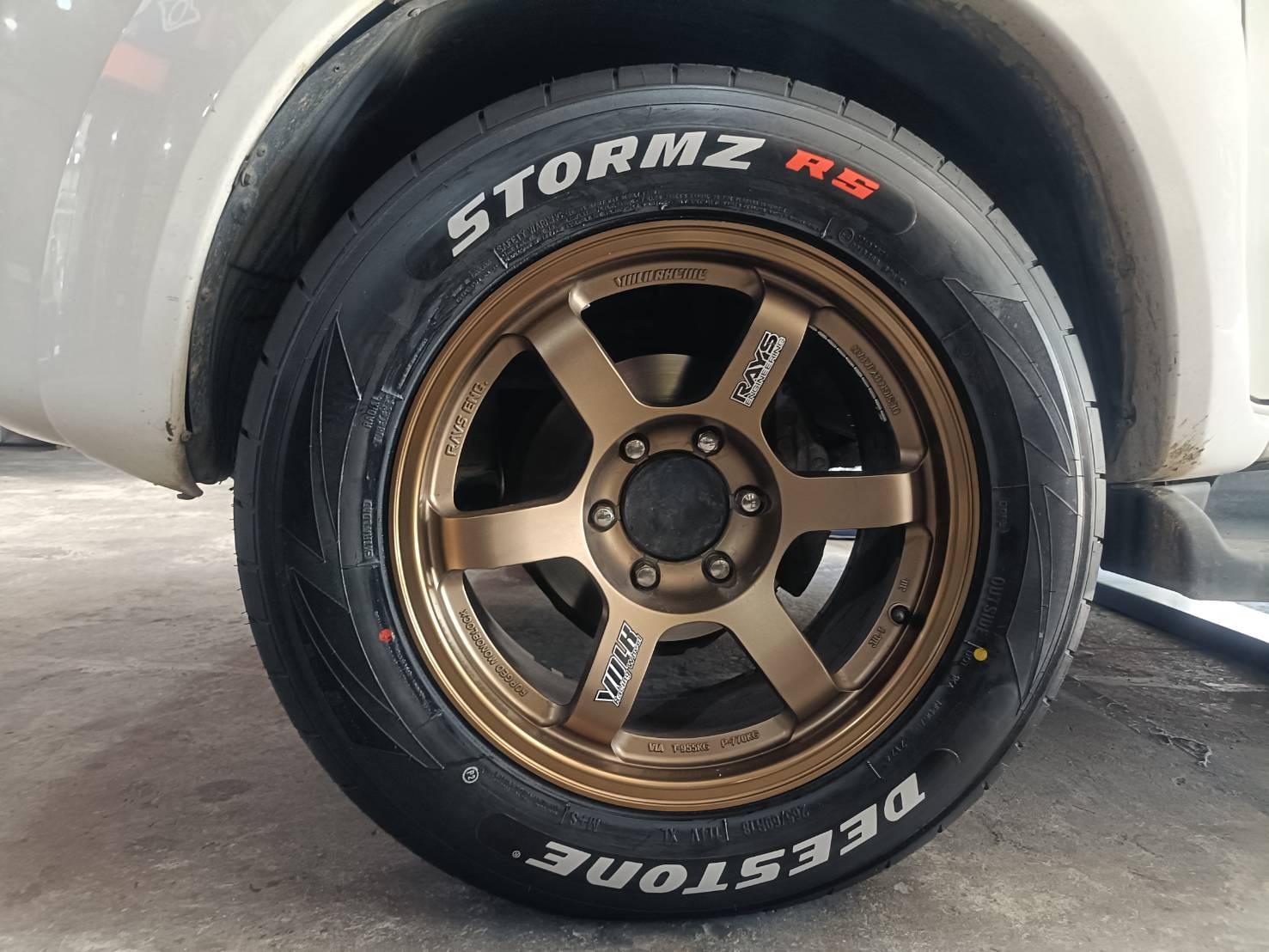 ยางใหม่ DEESTONE STORMZ RS 265/60R18