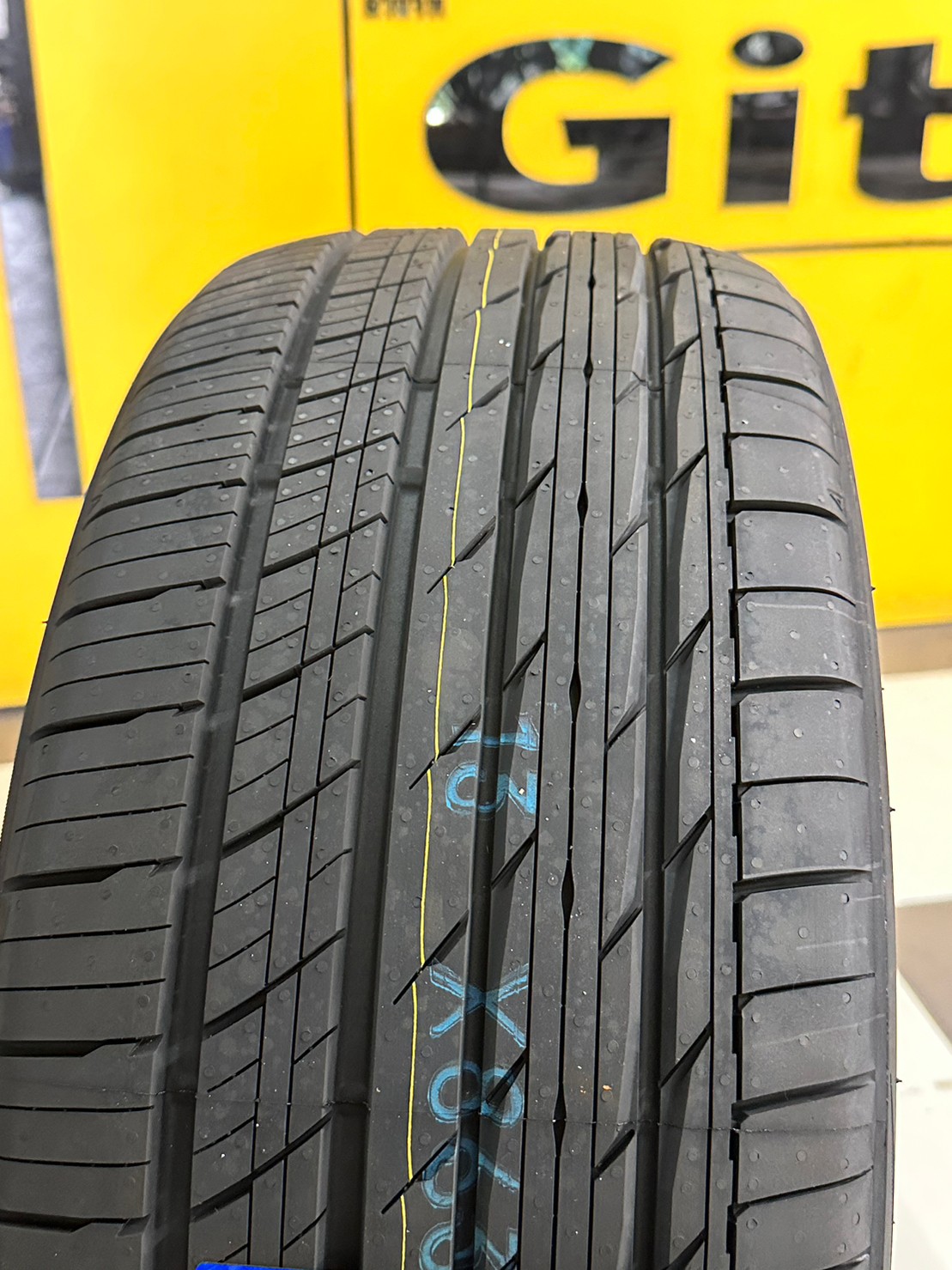 ยางใหม่ TOYO PROXES COMFORT IIs C2S 225/40R18 ยางใหม่ปี2023