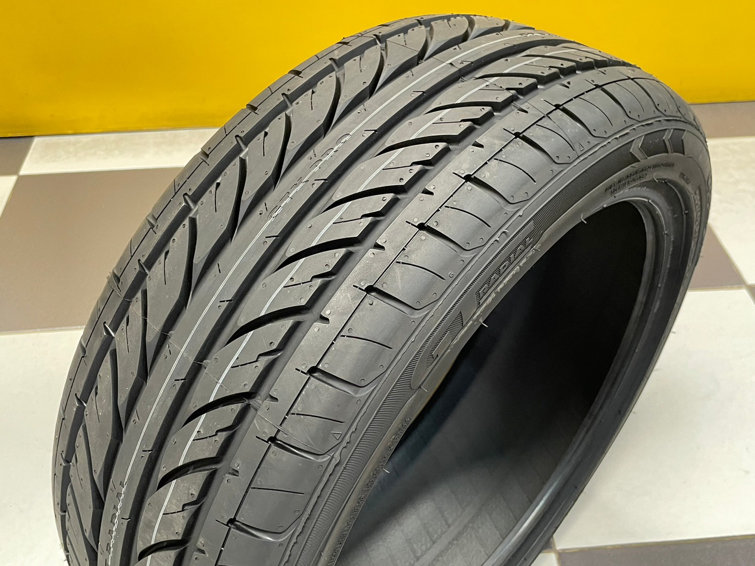 GT Radial Champiro GTX PRO 205/45R17 ยางใหม่ปี2023