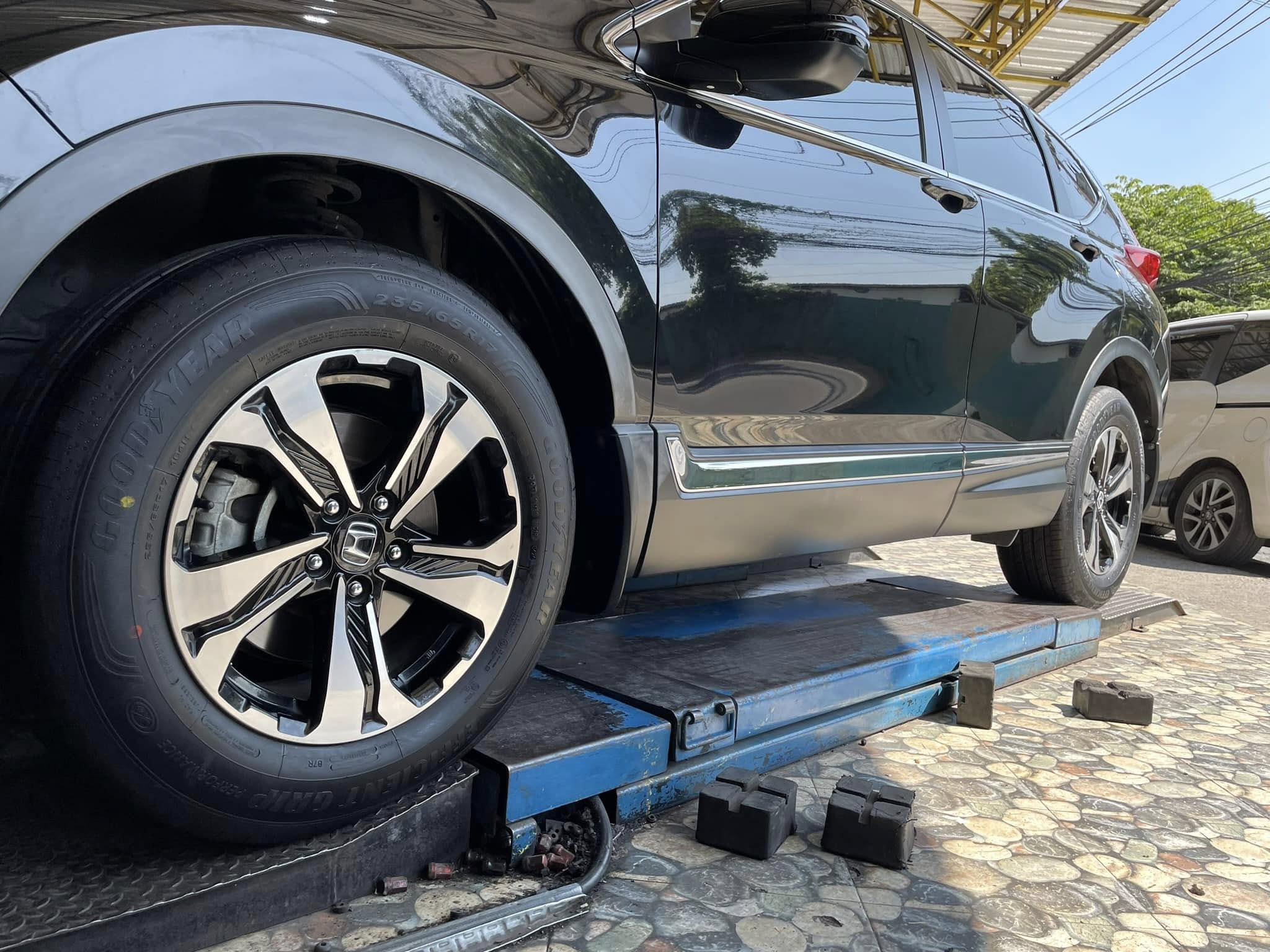 🛞❤️ #HONDA_CRV 🚘เปลี่ยนยาง 🛞🐘#GOODYEAR_EFFICIENTGRIP_235/65R17