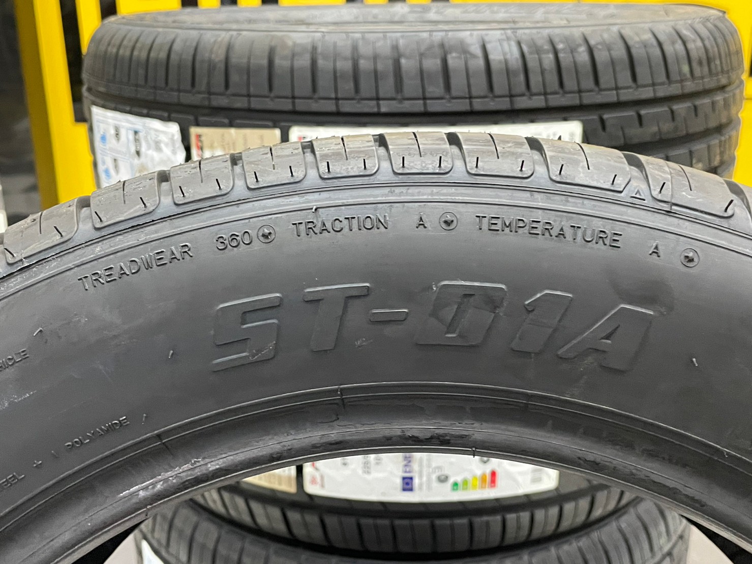 🔥🔥PROMOTION🔥🔥 ยางใหม่FIRENZA ST01A 225/55R17 ยางใหม่ปี2023 (4เส้น)