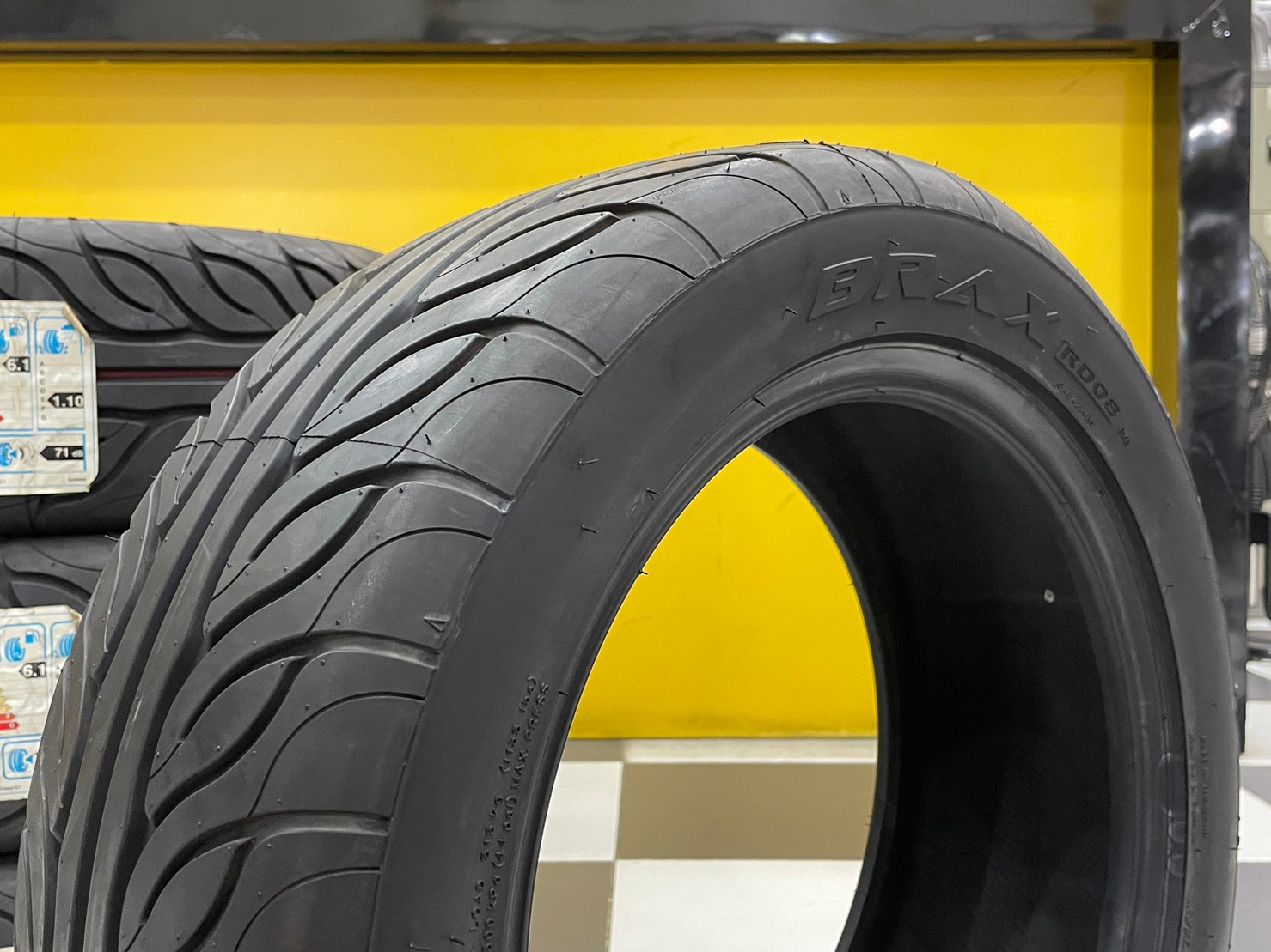 SIAMES 195/55R15 RD08 ยางใหม่ปี 2021 (ยางไทย รับประกัน 1 ปี) ยางซิ่ง ลายเทพ นุ่มหนึบ (4เส้น)