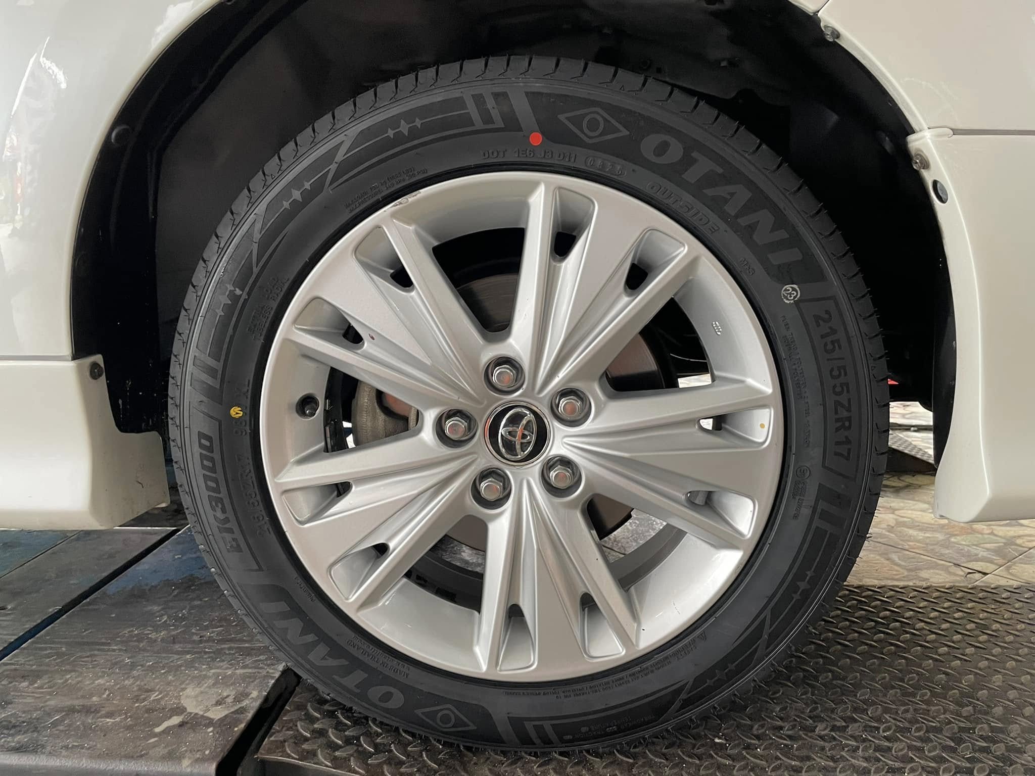 🚘 #TOYOTA_INNOVA🛞#เปลี่ยนยาง #OTANI #EK3000 215/55R17