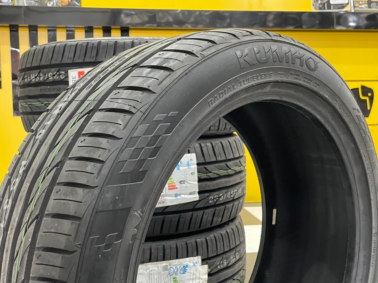 KUMHO PS31 235/45R18 ยางใหม่ปี2023 (โปรโมชั่น4เส้น)