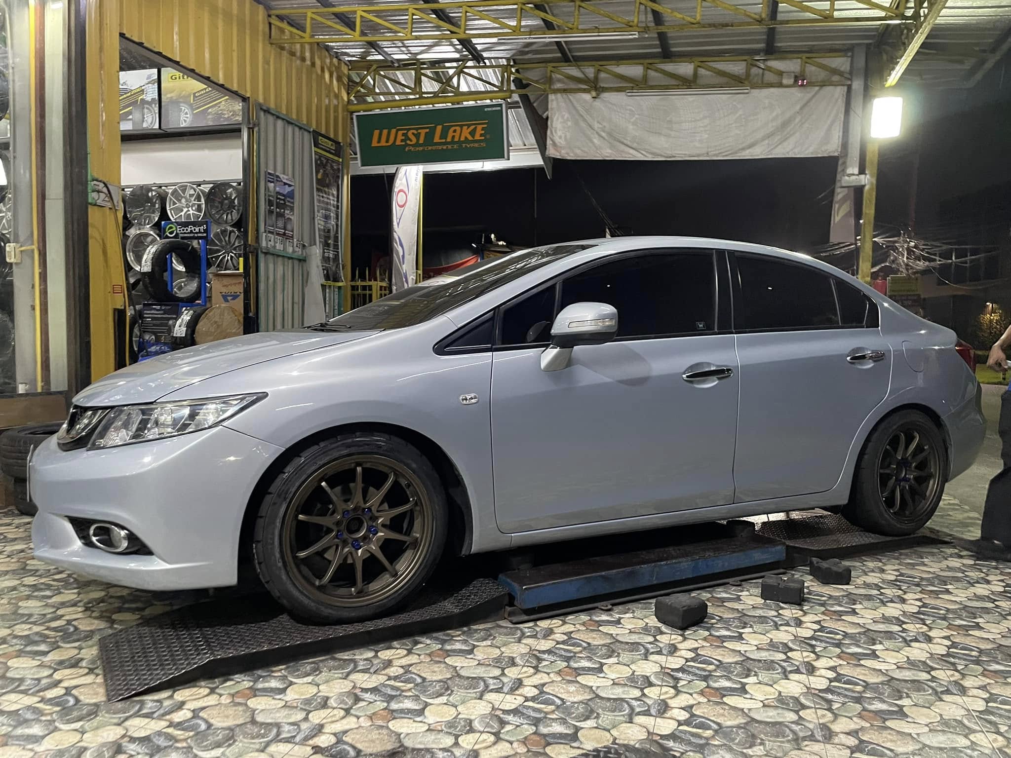 🛞❤️ #HONDA_CIVIC 🚘เปลี่ยนยาง🛞🐘#LANDSAIL #RS009 215/45R17 ❤️ 🛞 #บริการตั้งศูนย์ล้อ🛞