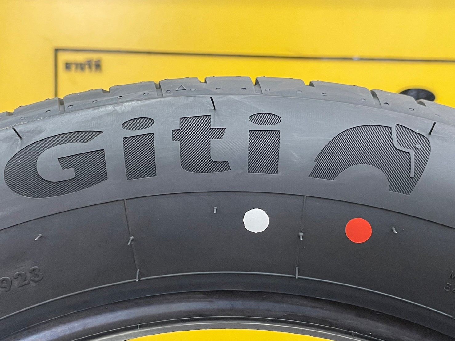 ยางใหม่ GITI SynergyH2 SUV 235/55R18 ยางใหม่ปี2023