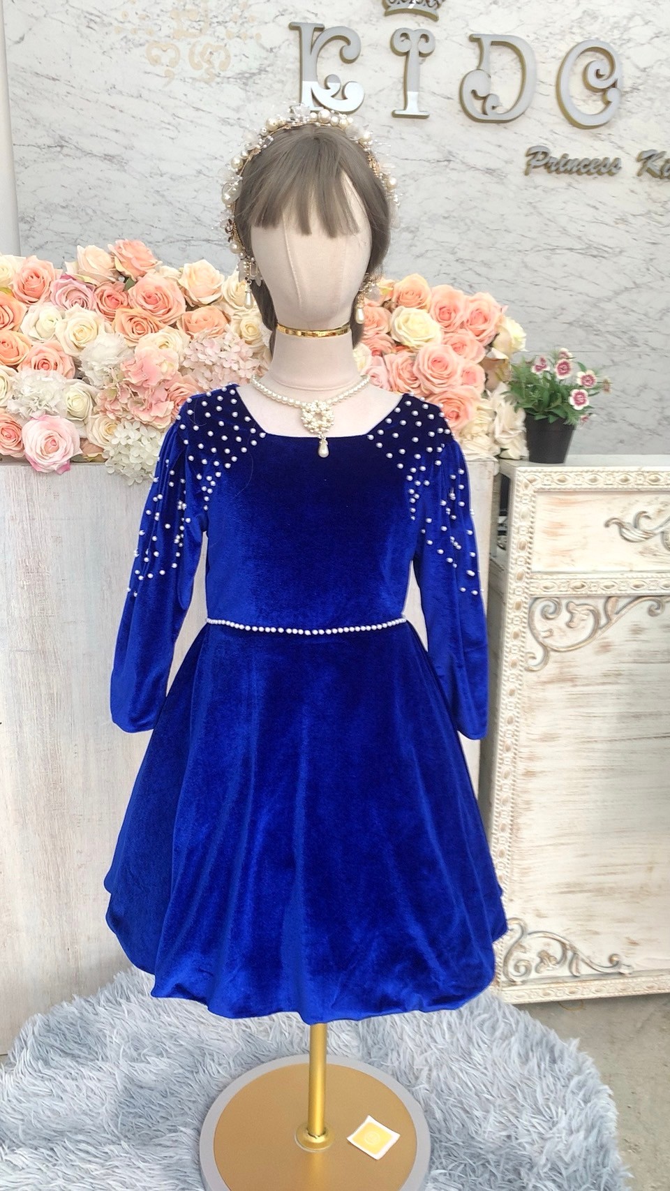 ชุดราตรีเด็ก(หน้าร้านอยู่รัชดา ลองได้ถ่ายรูปเองจากชุดจริง)W18979 สีเขียว ผ้ากำมะหยี่ แขนยาว สวยเรียบหรู