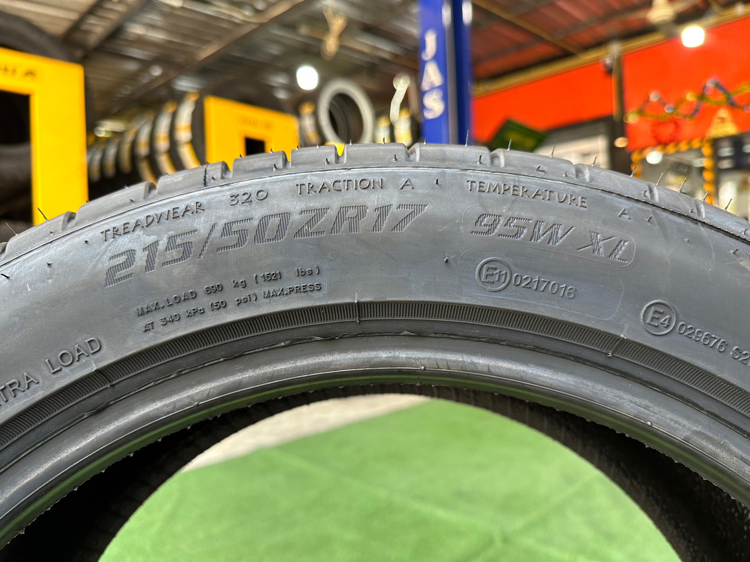 OTANI KC2000 215/50R17 ยางใหม่ปี2023 ราคาพิเศษพร้อมติดตั้งฟรี สามารถสอบถามเพิ่มเติมได้ค่ะ