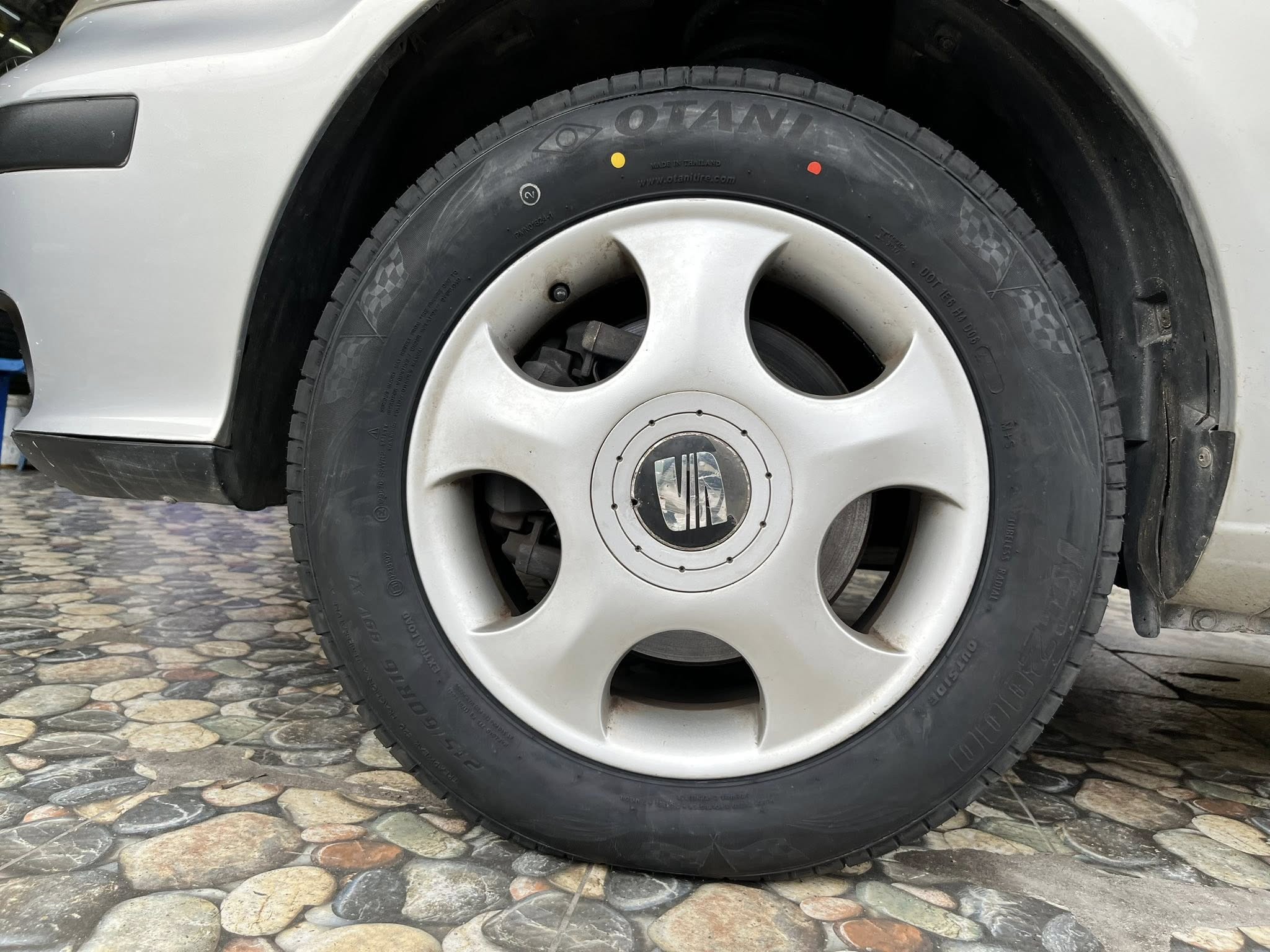 SEAT #ALHAMBRA🚘❤️💫 🛞🐘#OTANI #KC2000 215/60R16