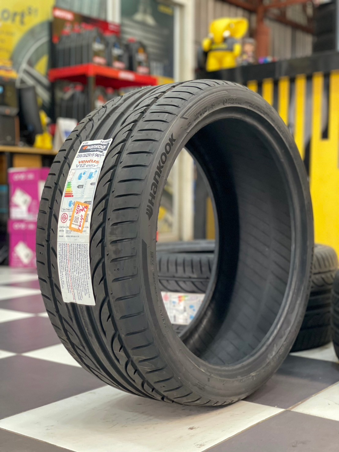 ยางHANKOOK รุ่น VENTUS V12 *evo 2 255/35R19 ยางใหม่ปี2024