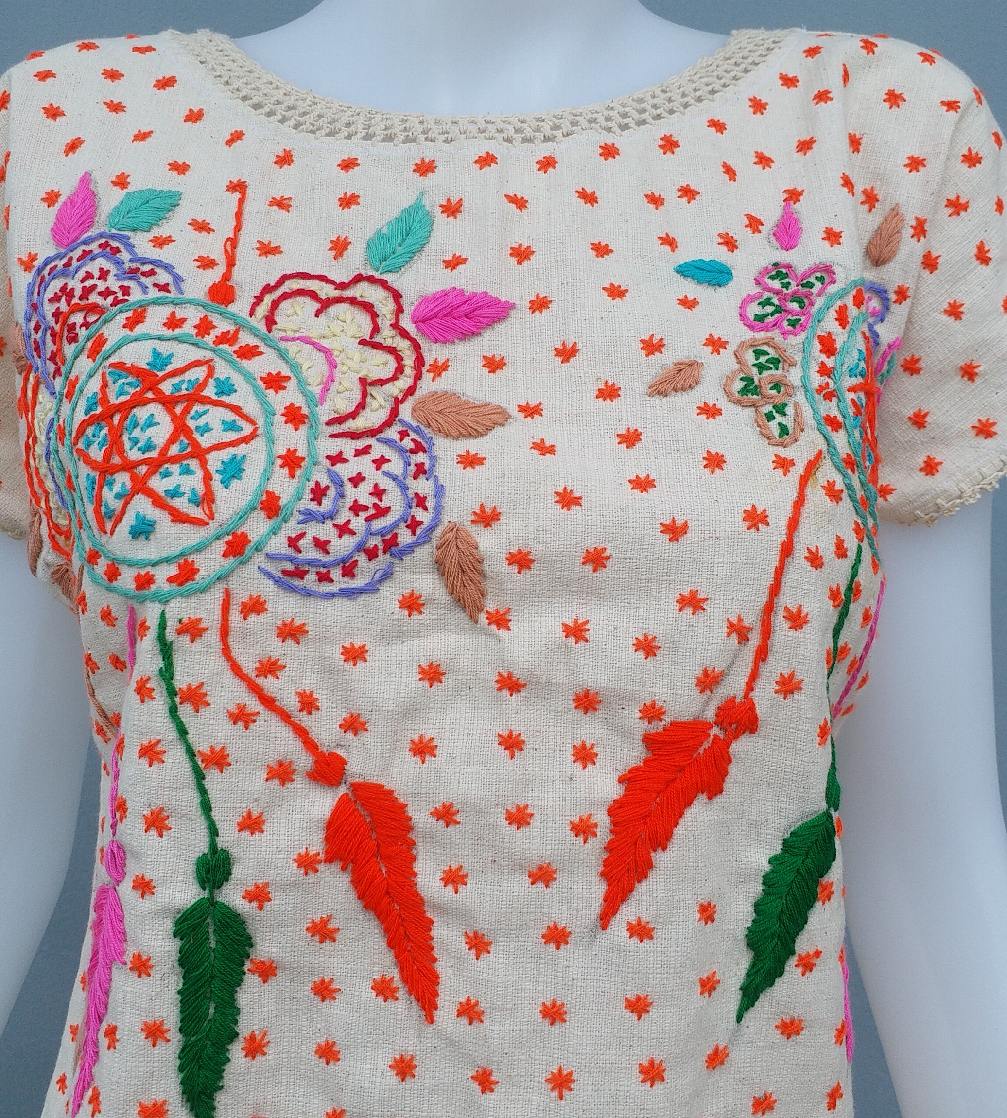 เสื้อผ้าฝ้ายปักลายทั้งตัว ลายสวยเด่น อก34นิ้ว