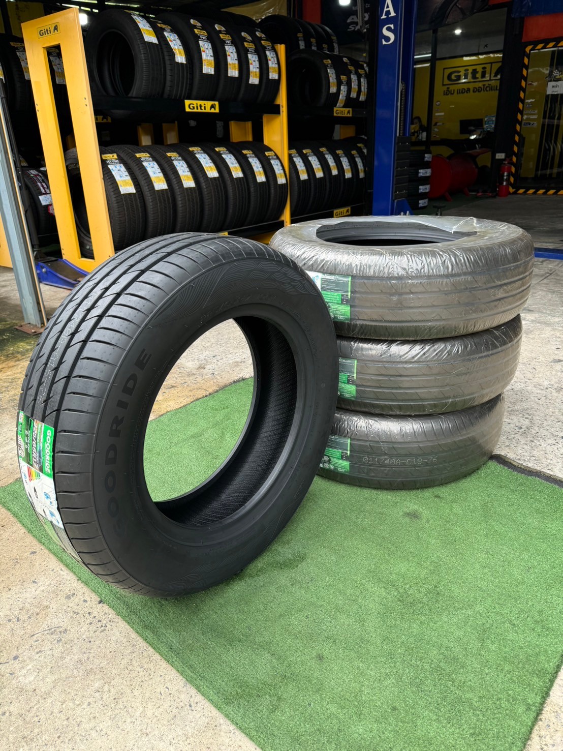 ยาง Goodride Solmax1 225/65R17 ยางใหม่ปี2024 ราคาพิเศษ4 เส้น 10400บาท พร้อมติดตั้งฟรี