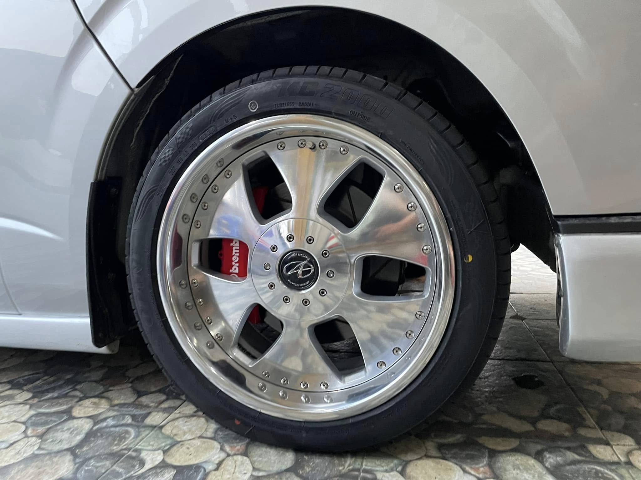 🚘 #TOYOTA_COMMUTER เปลี่ยนยาง #OTANI #KC2000 225/45R18