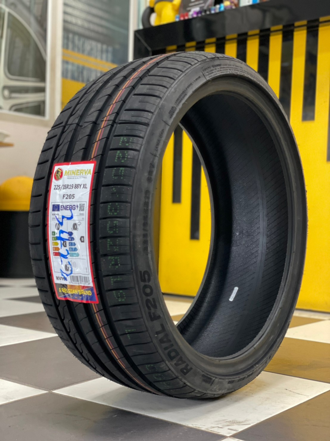 225/35R19 MINERVA F205 ยางสปอร์ต คุณภาพดี นุ่มเงียบ