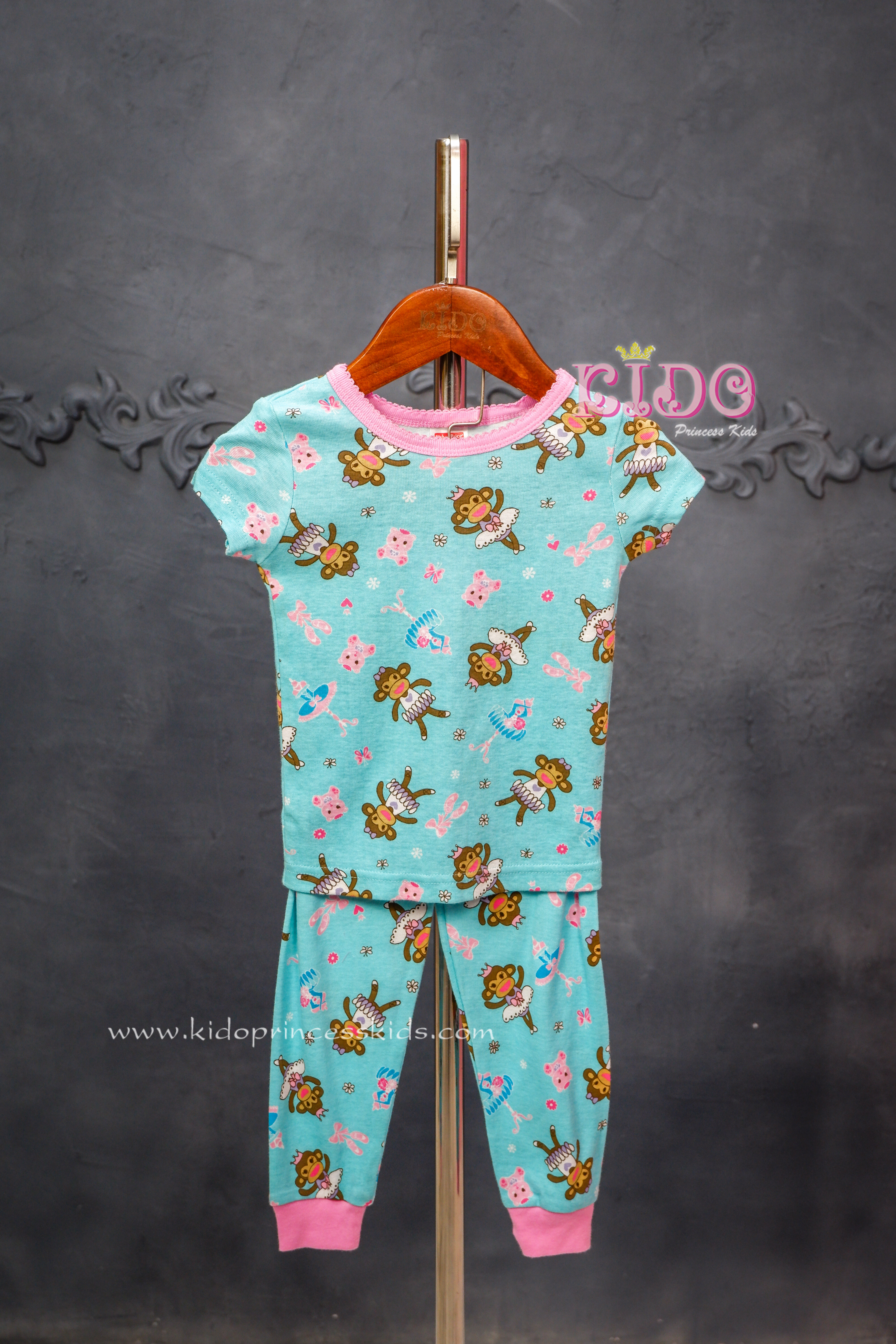 ชุดนอนเด็ก*มีหน้าร้าน ตรงปก พร้อมส่ง*ZK10 ลายน้องลิง เสื้อแขนสั้นสีฟ้า พร้อมกางเกงขาวยาว