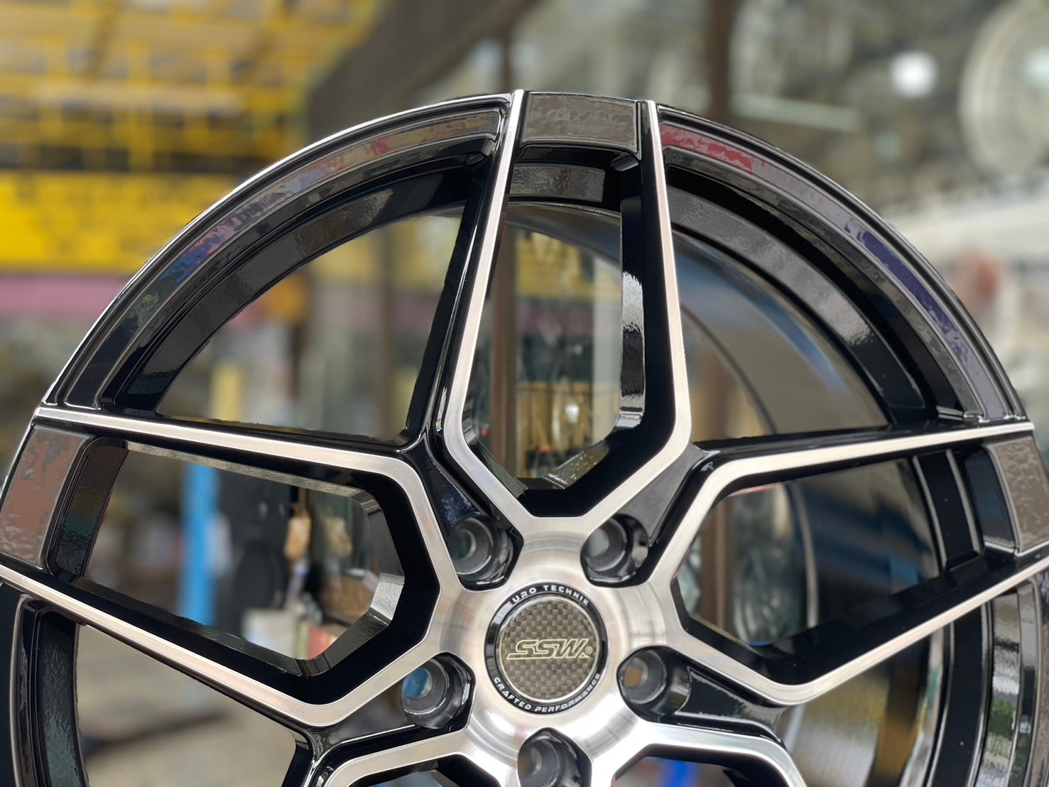 #ล้อแม็กซ์ขอบ18 #SSW366 หล่อ เท่ สไตล์VIP 18x9 ET40 5x114.3 สีดำขอบขาวเงา