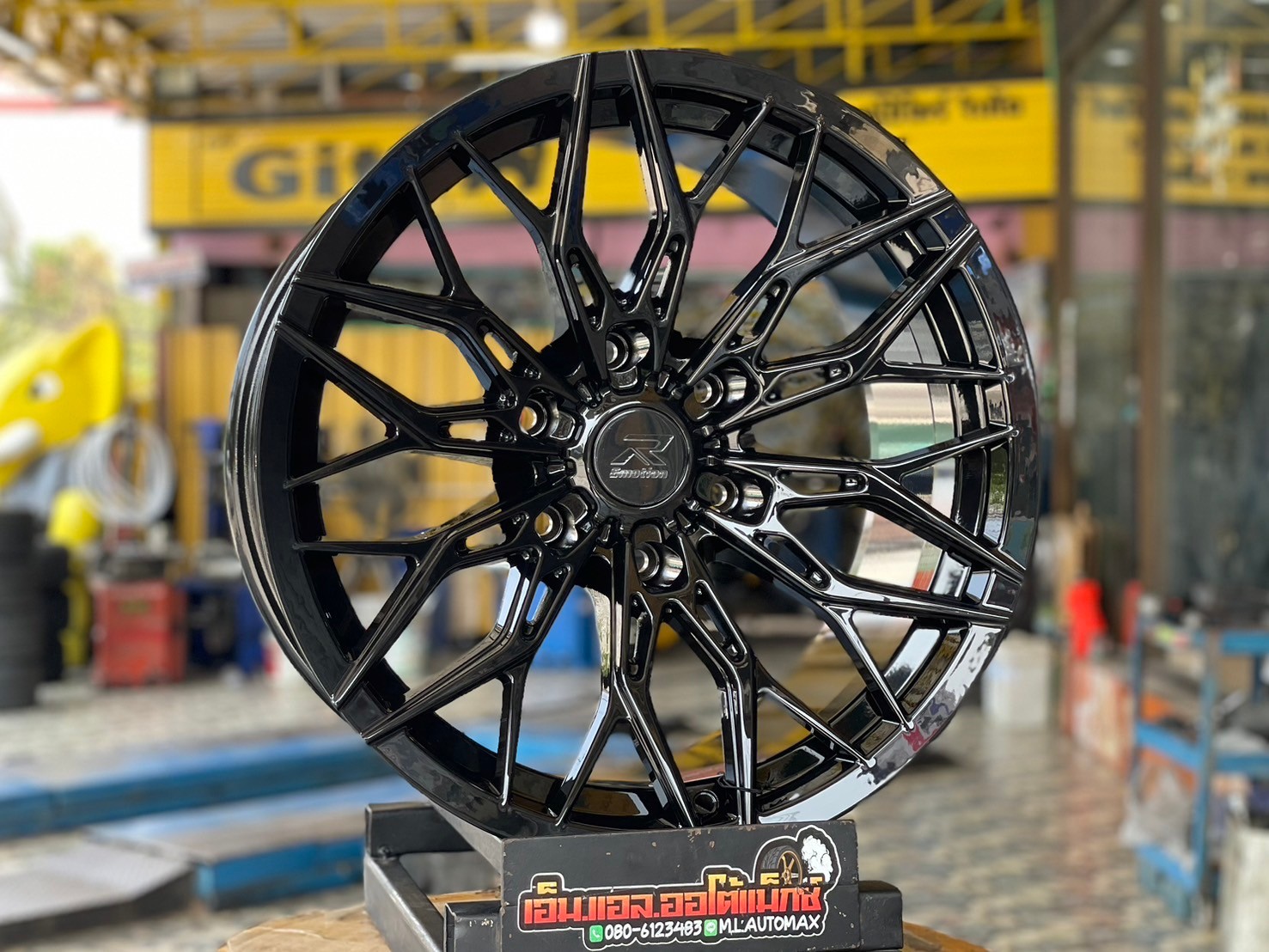 #ล้อแม็กซ์ใหม่ขอบ18 #EMOTION-R Model VEN 18x9 ET0 6x139.7 สีดำเงา