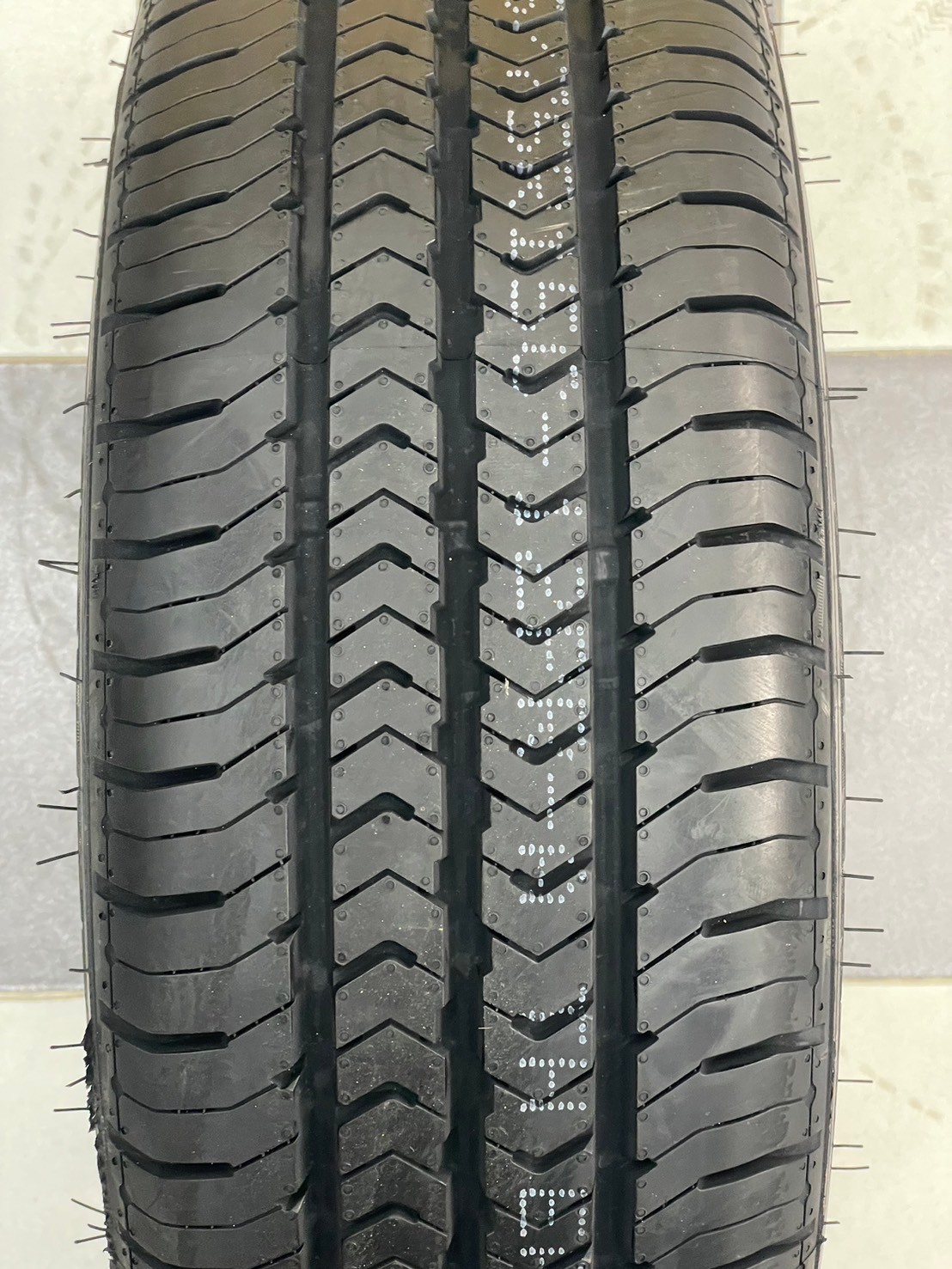 ยาง Arisun ZX15 225/75R15 ยางใหม่ปี2024 คุ้มค่า ทนทาน ผ้าใบ12ชั้น