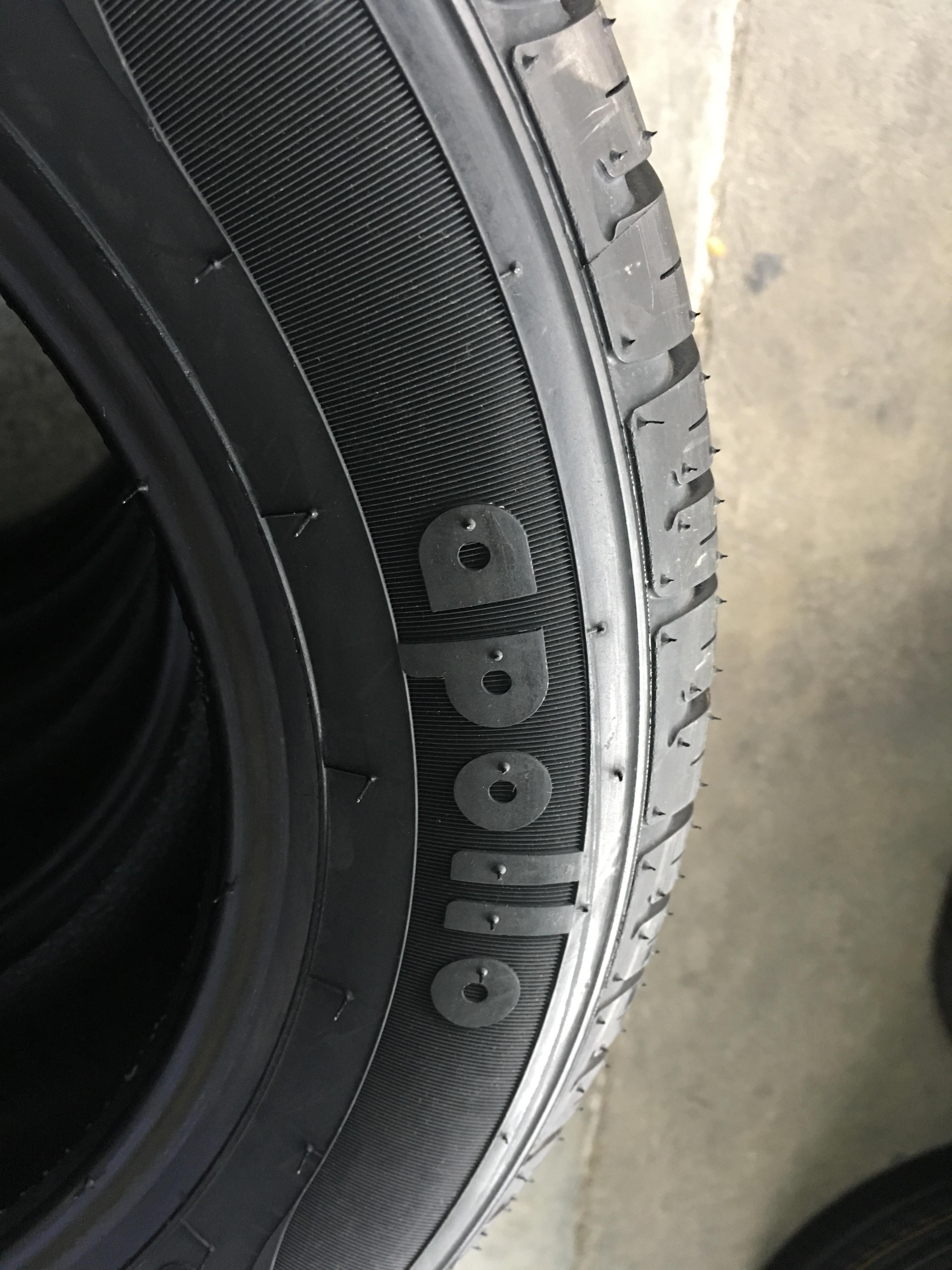 ยางใหม่ Apollo Amazer 3G Maxx ยางปี17 เส้น1,350 บาท