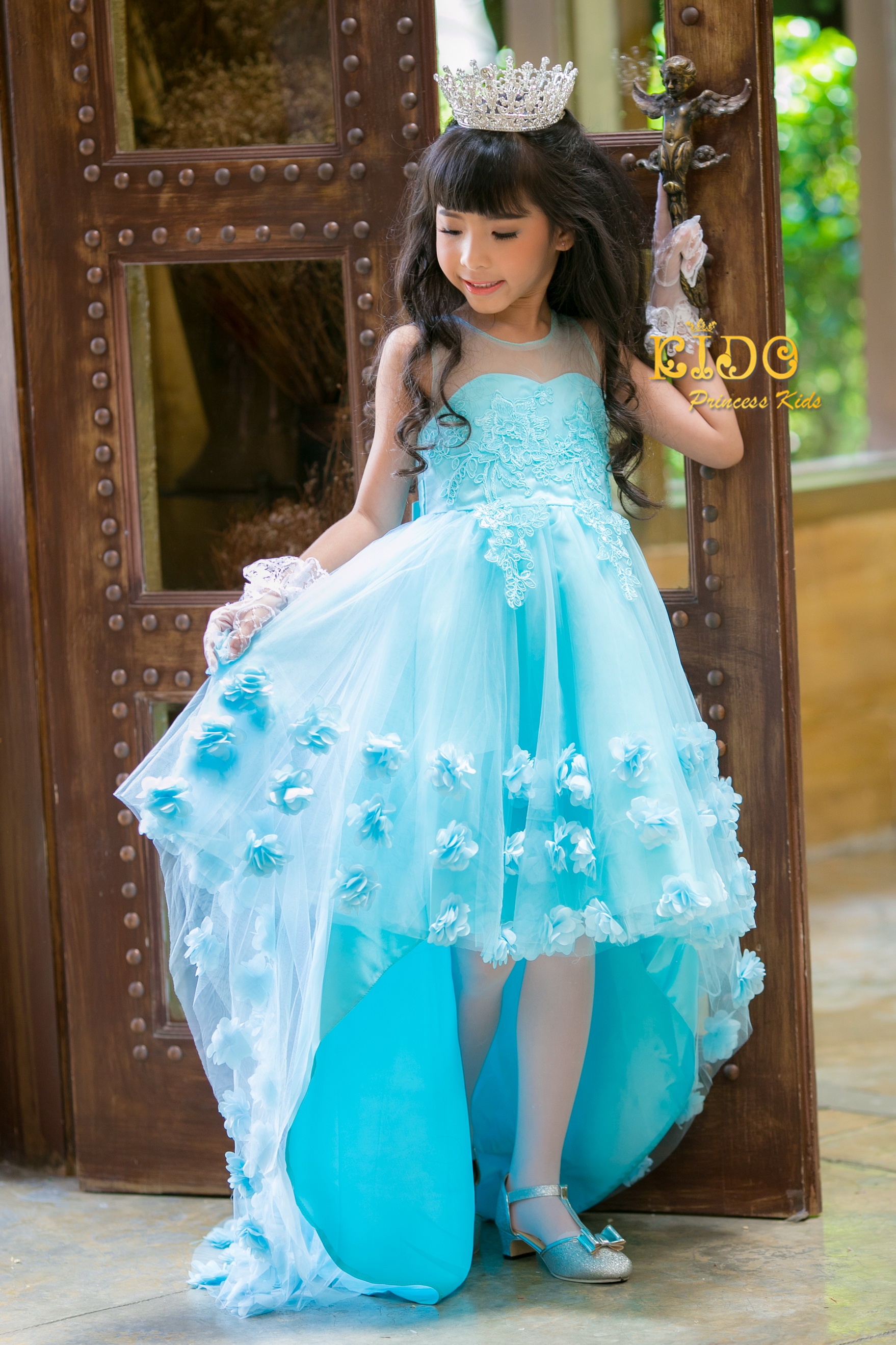 ชุดราตรีเด็ก(หน้าร้านอยู่รัชดา ลองได้ถ่ายรูปจากของจริง)H1794 สีฟ้า กระโปรงหน้าสั้นหลังยาว ติดดอกไม้หวานๆ ชุดเด็กไปงาน