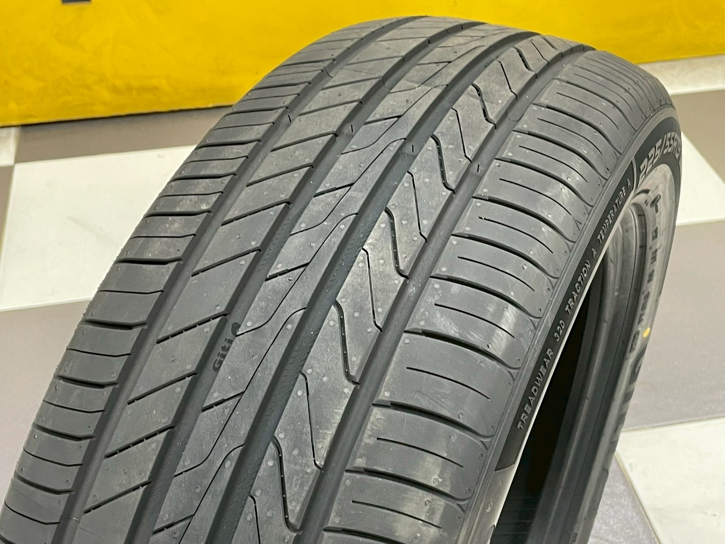 ยาง GITI Control P10 ขนาด 225/55R19 ปี 2025