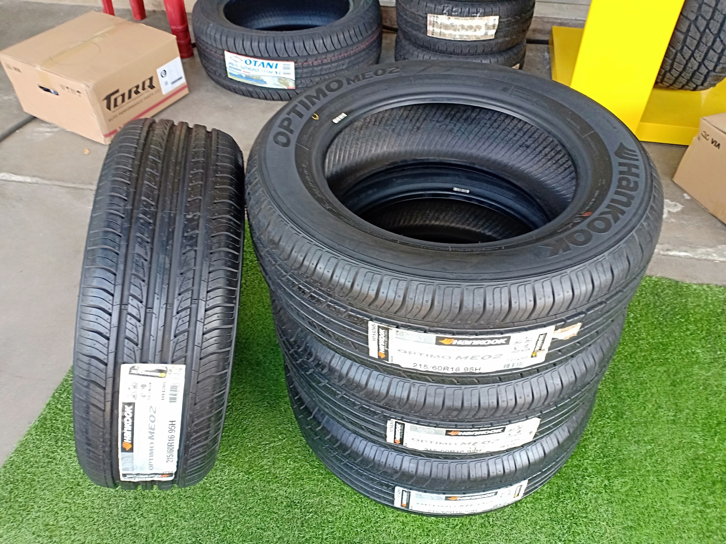 ยางใหม่ Hankook Optimo ME02 215/60R16 ยางปี17