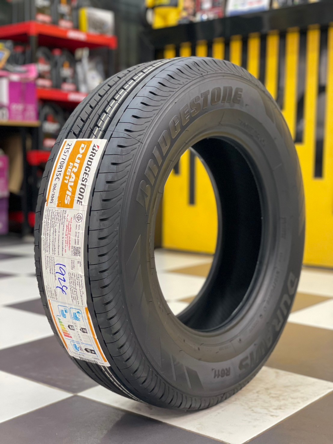 ยางใหม่ Bridgestone Duravis R611 215/70R15 ยางใหม่ปี2024