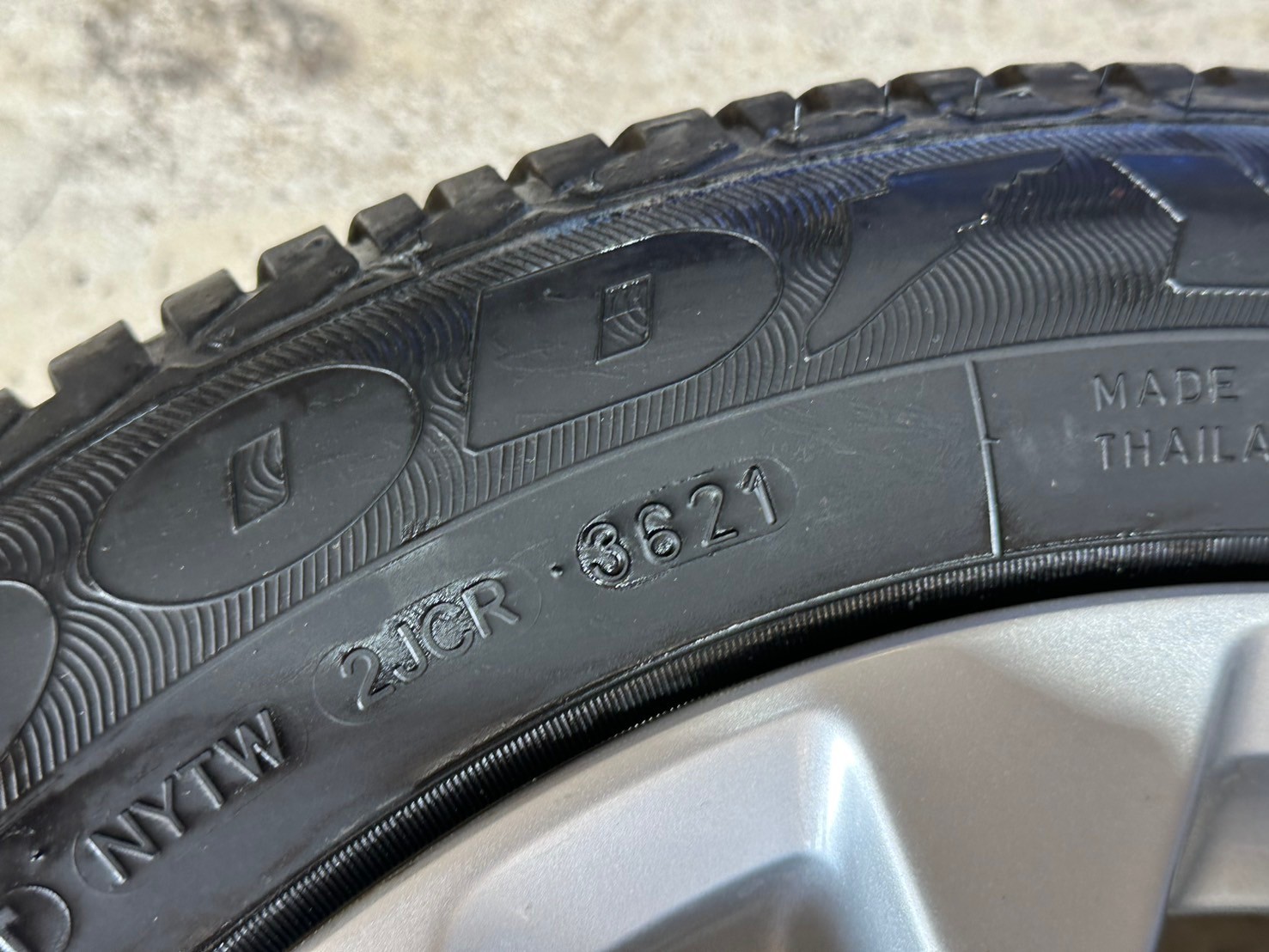 ล้อแม็กซ์ถอดป้ายแดง NISSAN ALMERA 2024 พร้อมยาง Goodyear 175/65R15