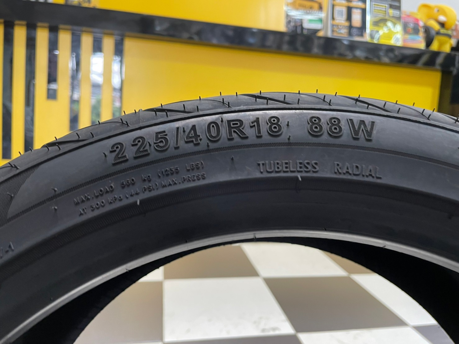 #OTANI BM2000 225/40R18