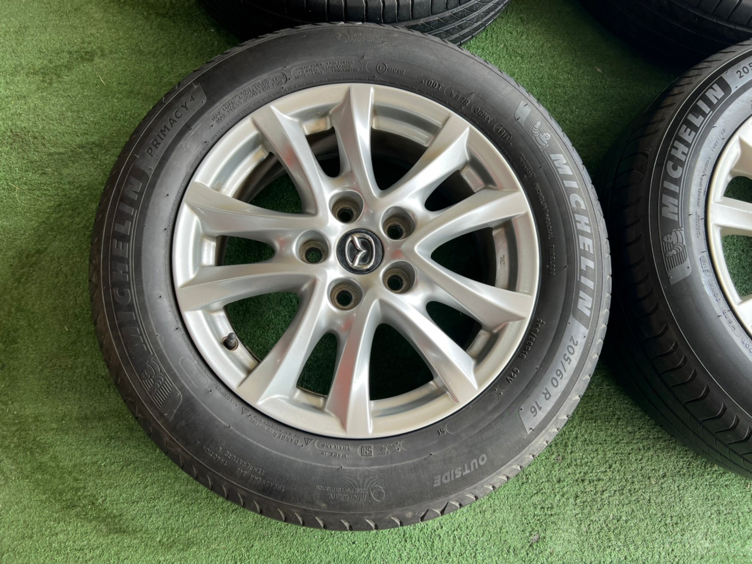 ล้อ Mazda3 5x114 พร้อมยาง Michelin Primacy4 ปี18 ขนาด 205/60R16